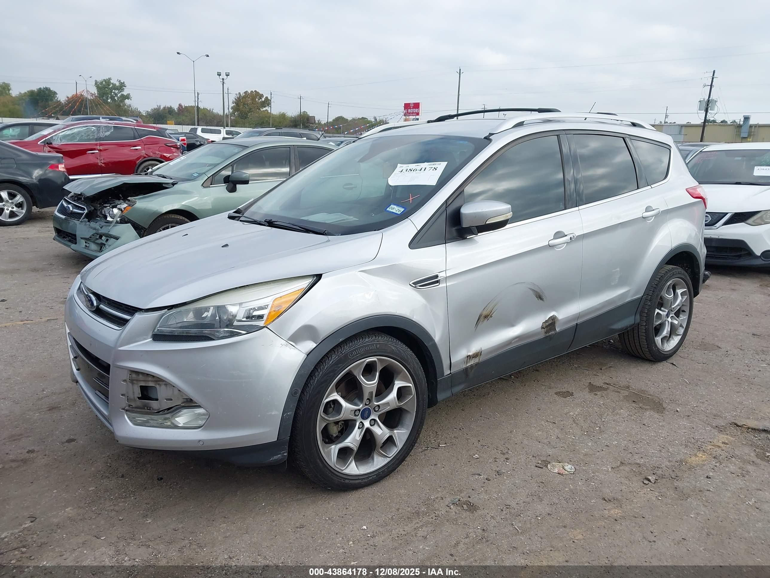 FORD ESCAPE image 2