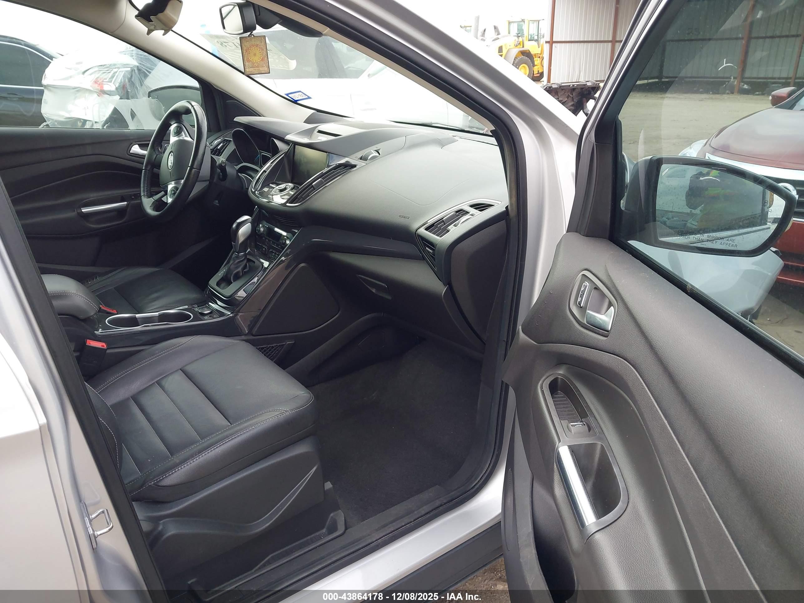 FORD ESCAPE image 5