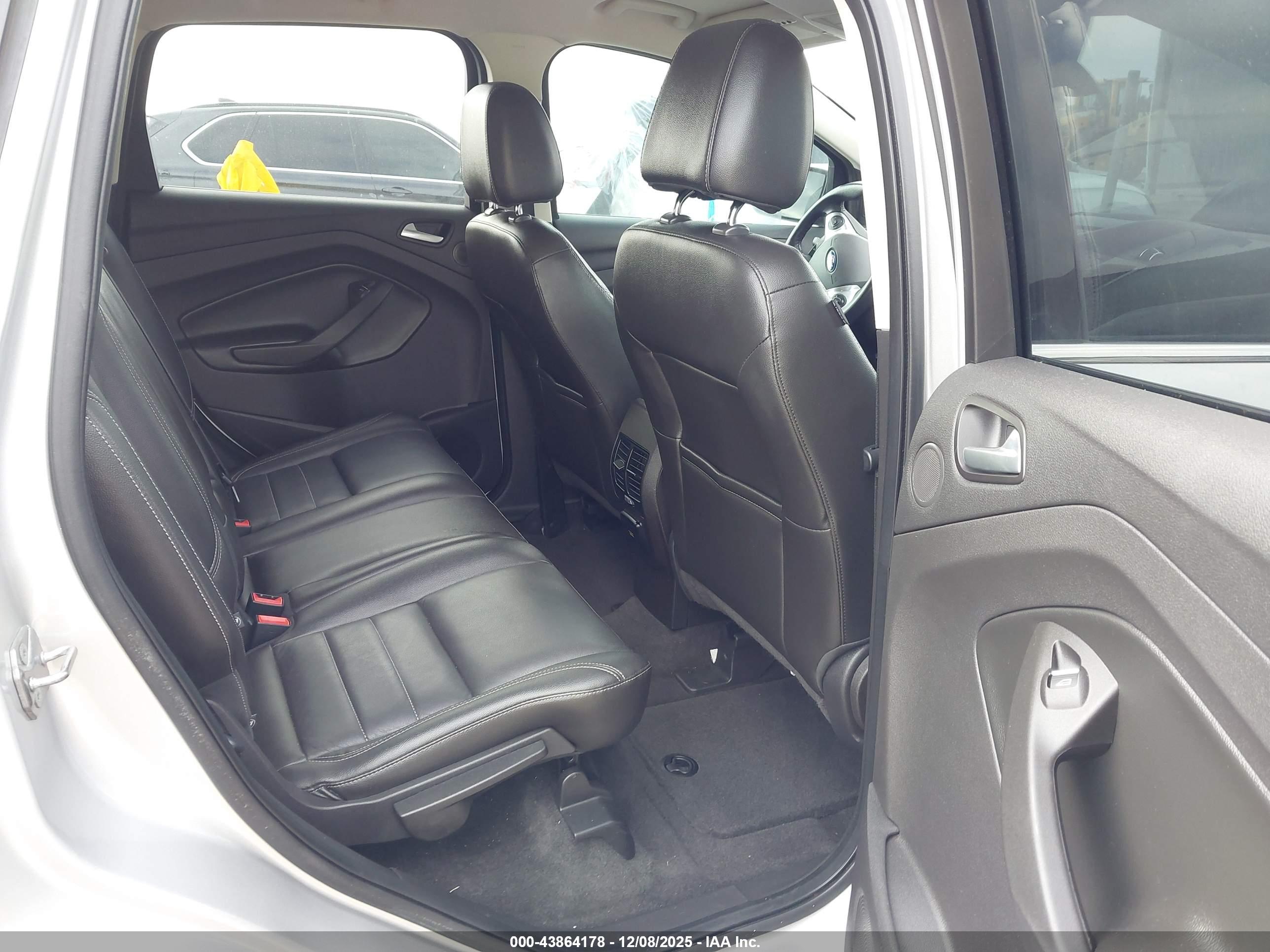 FORD ESCAPE image 8