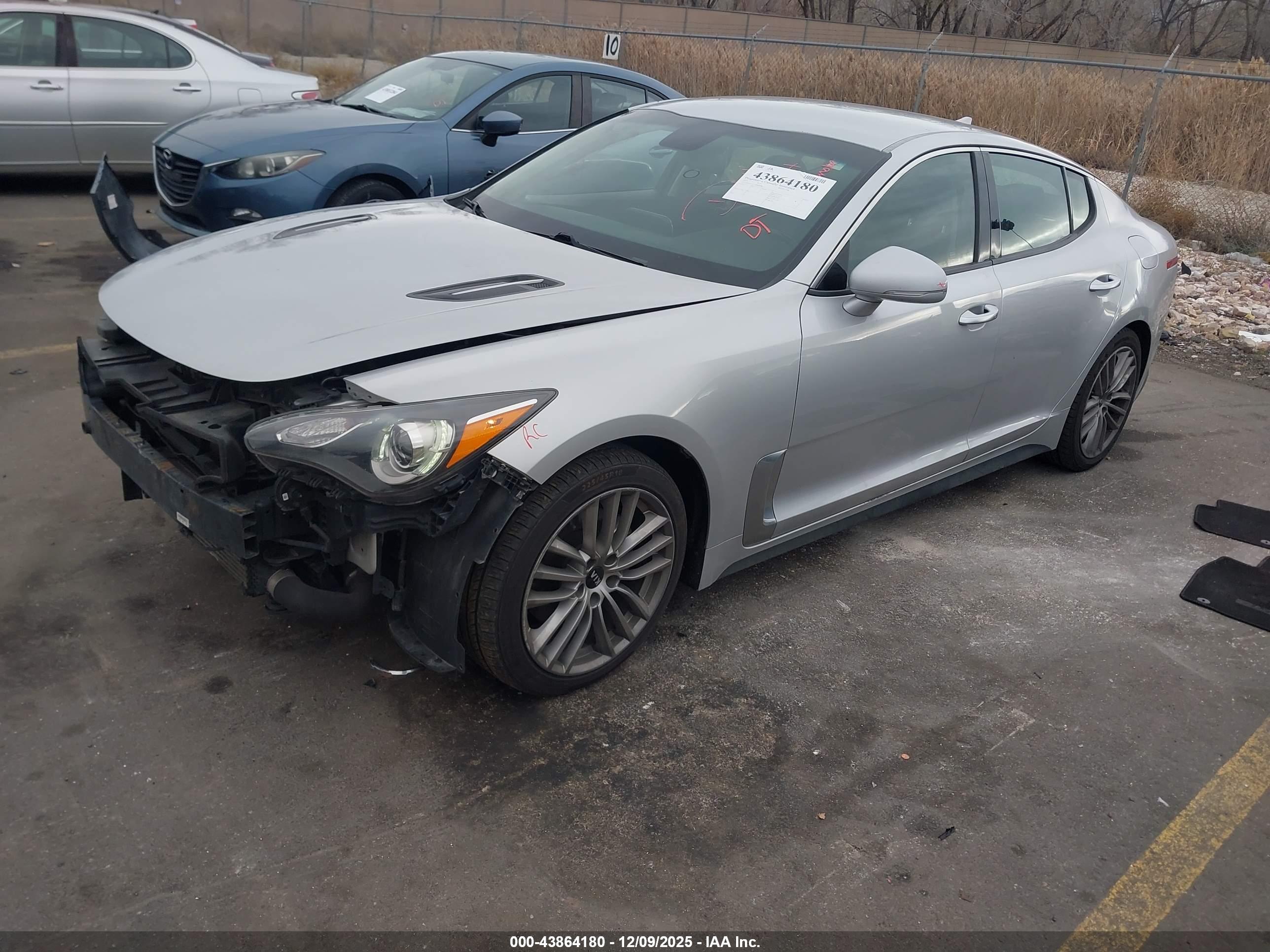 KIA STINGER image 2