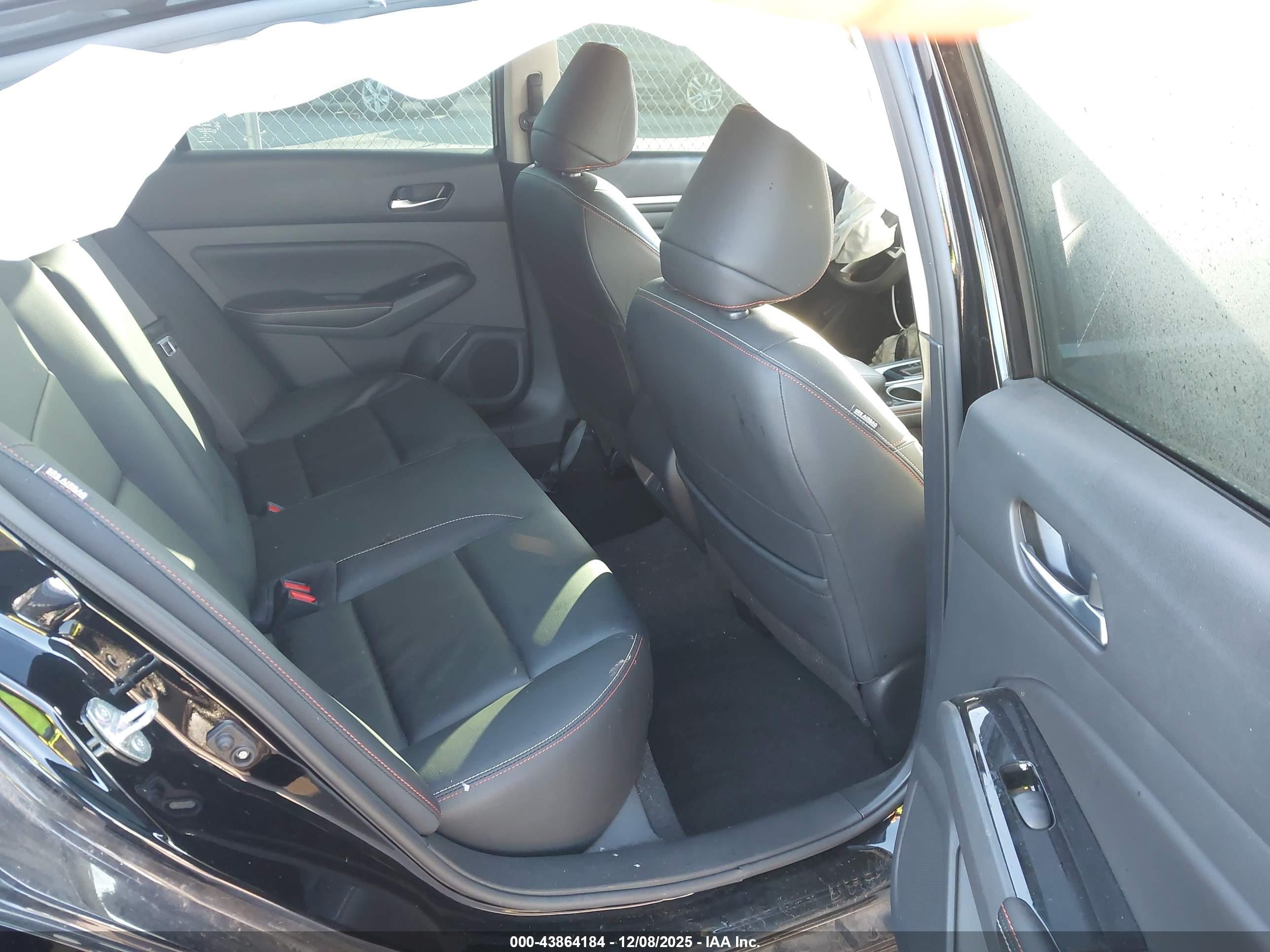 NISSAN ALTIMA image 8
