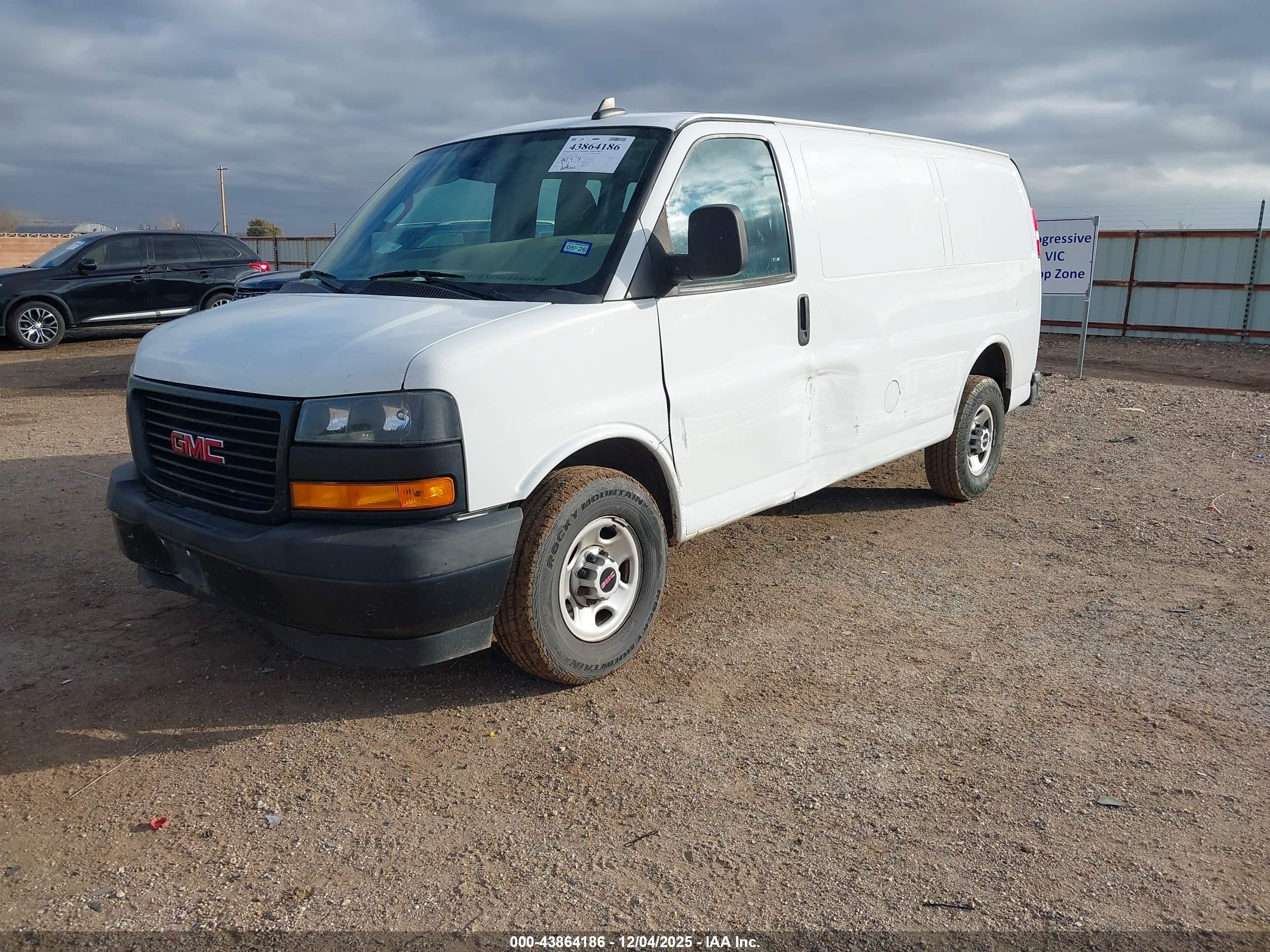 GMC SAVANA image 2