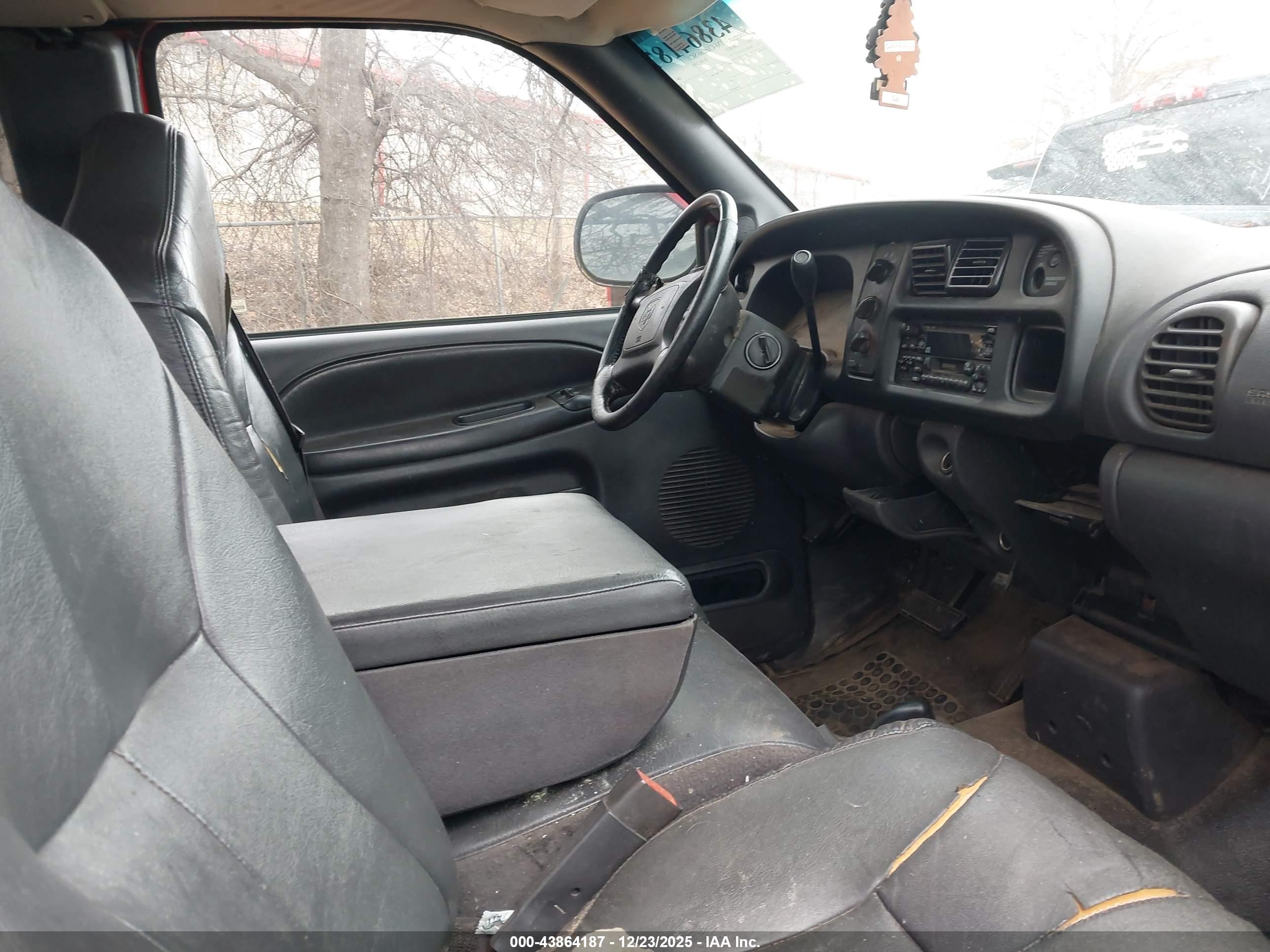 DODGE RAM image 5