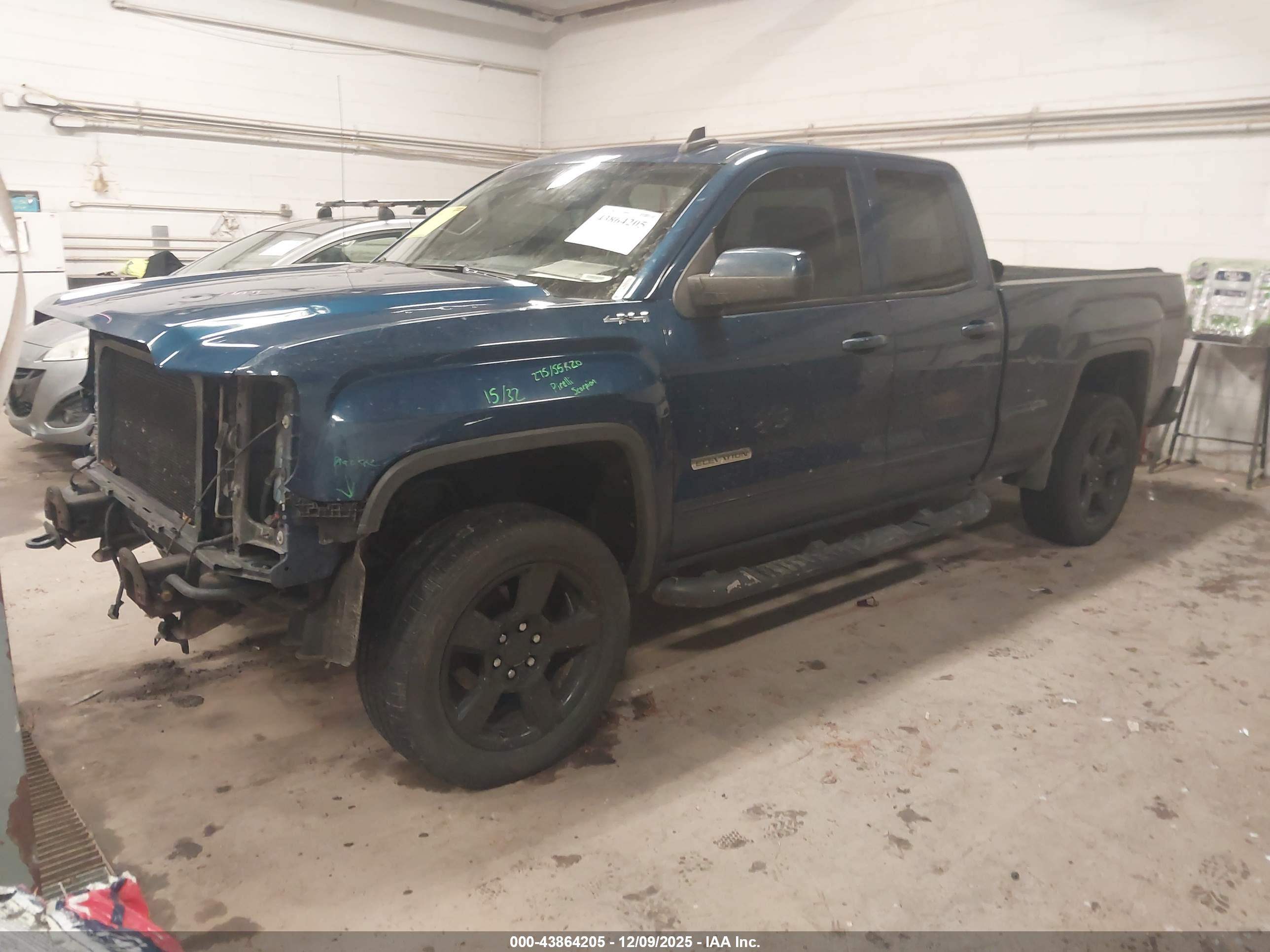 GMC SIERRA image 2