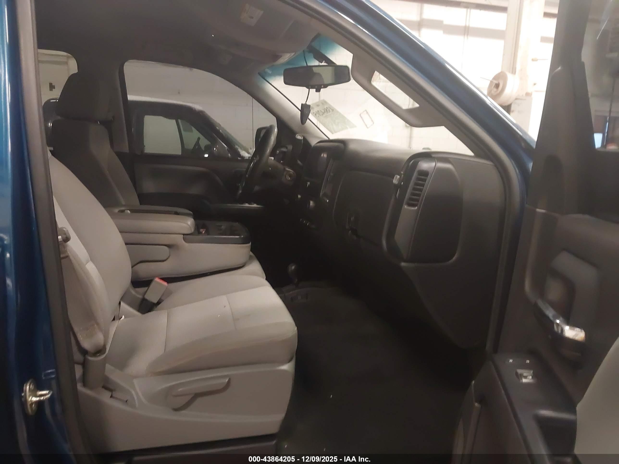 GMC SIERRA image 5