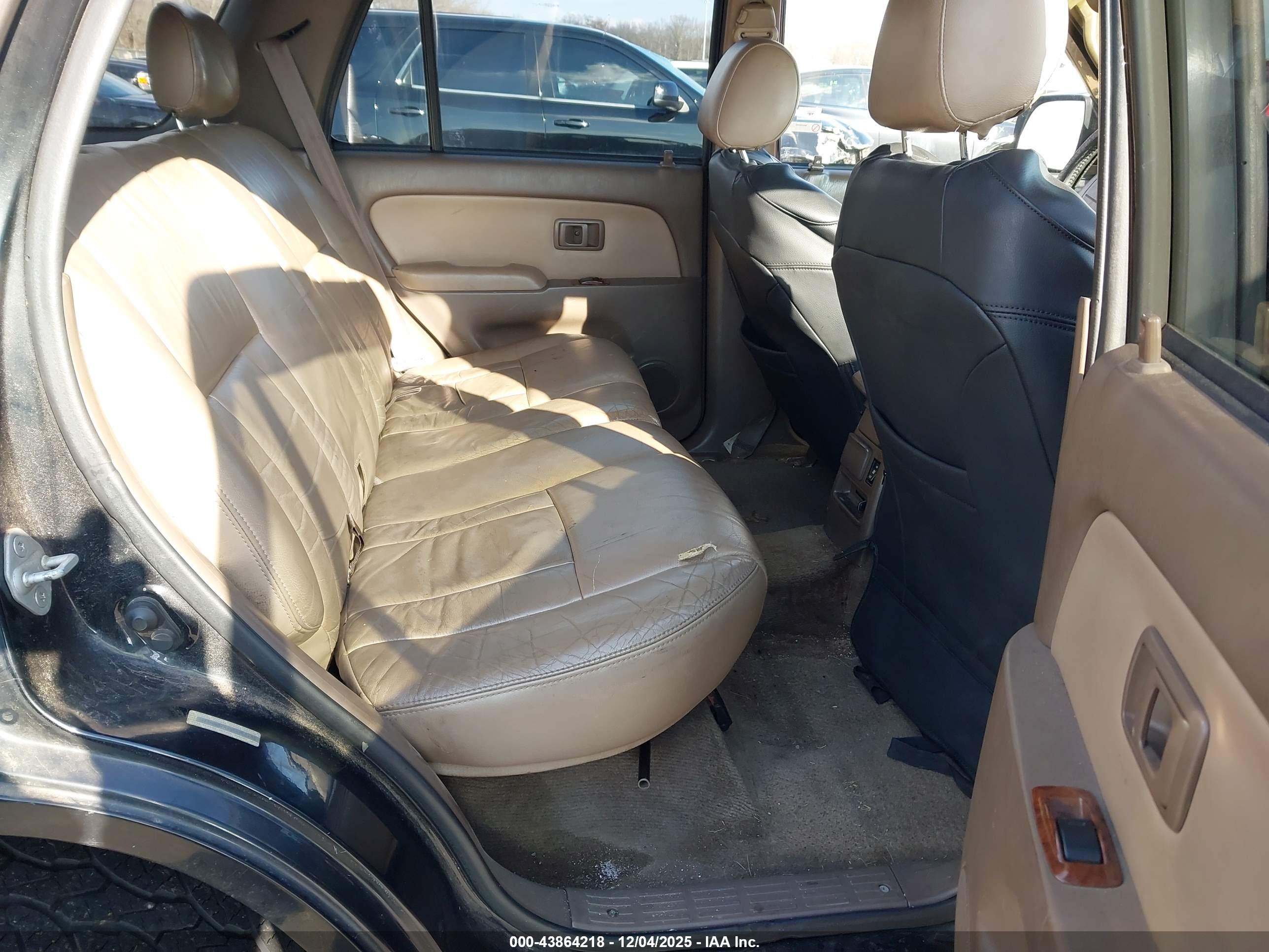 TOYOTA 4RUNNER image 8