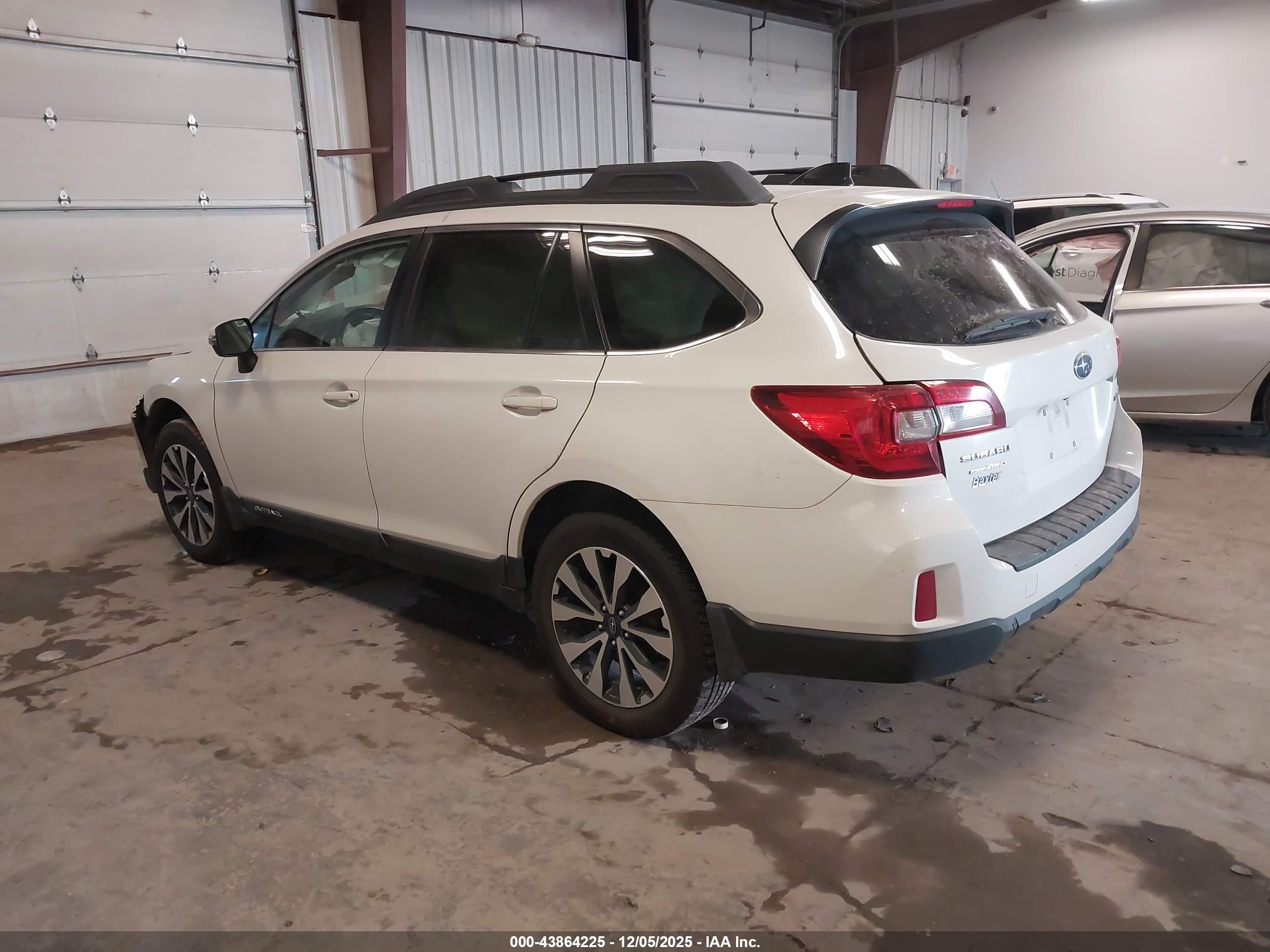SUBARU OUTBACK image 3