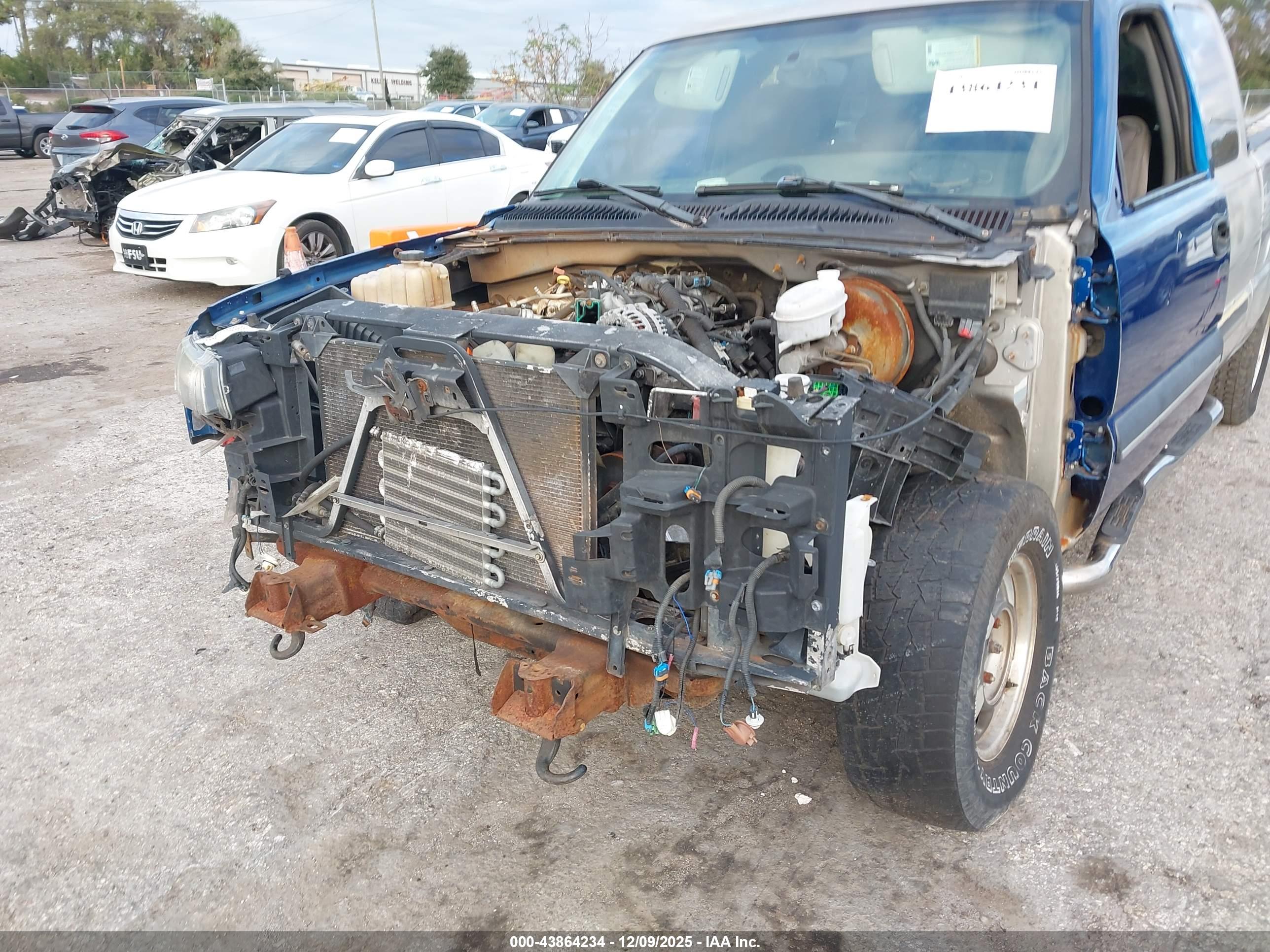 CHEVROLET SILVERADO image 6