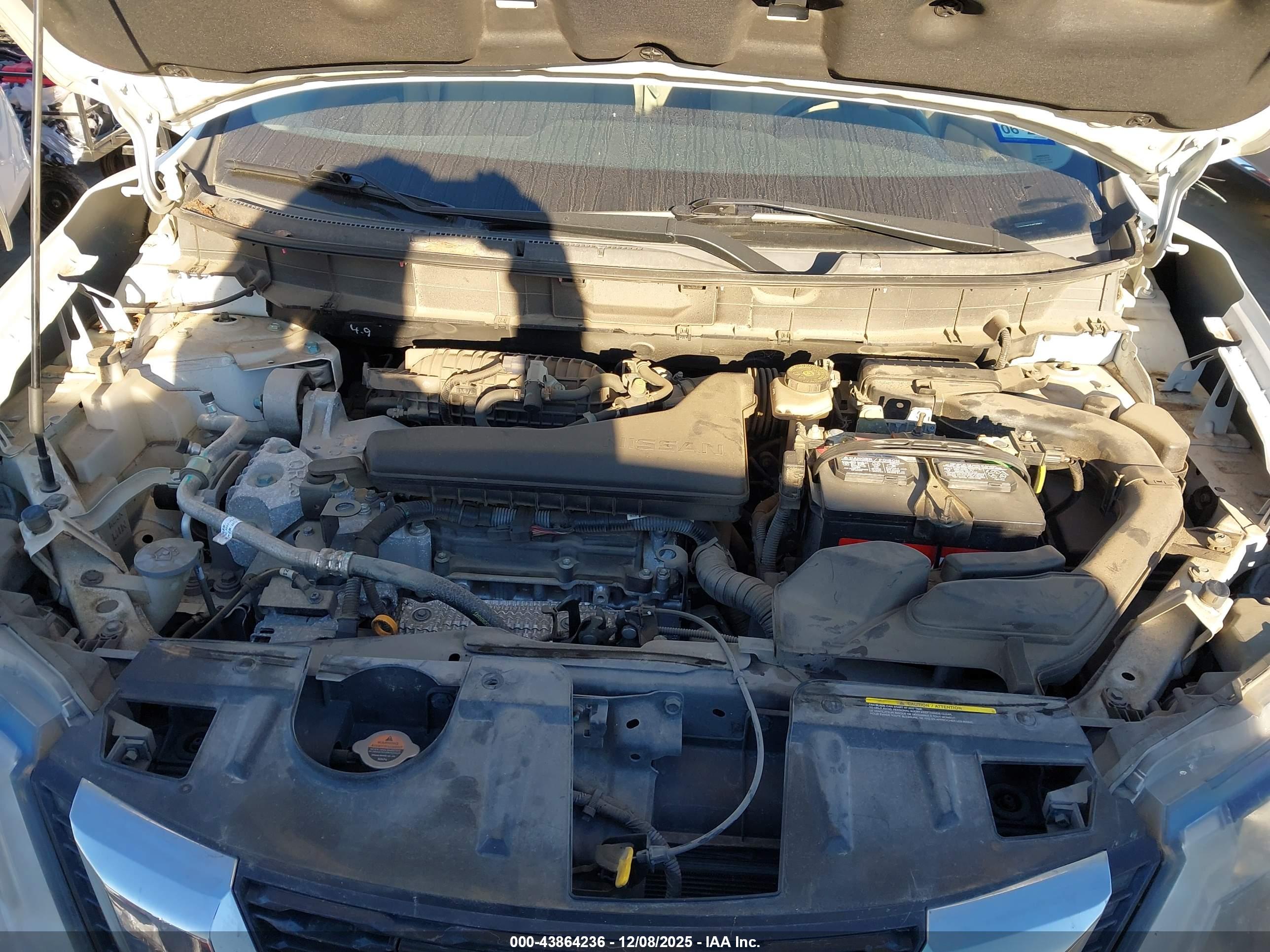 NISSAN ROGUE image 10