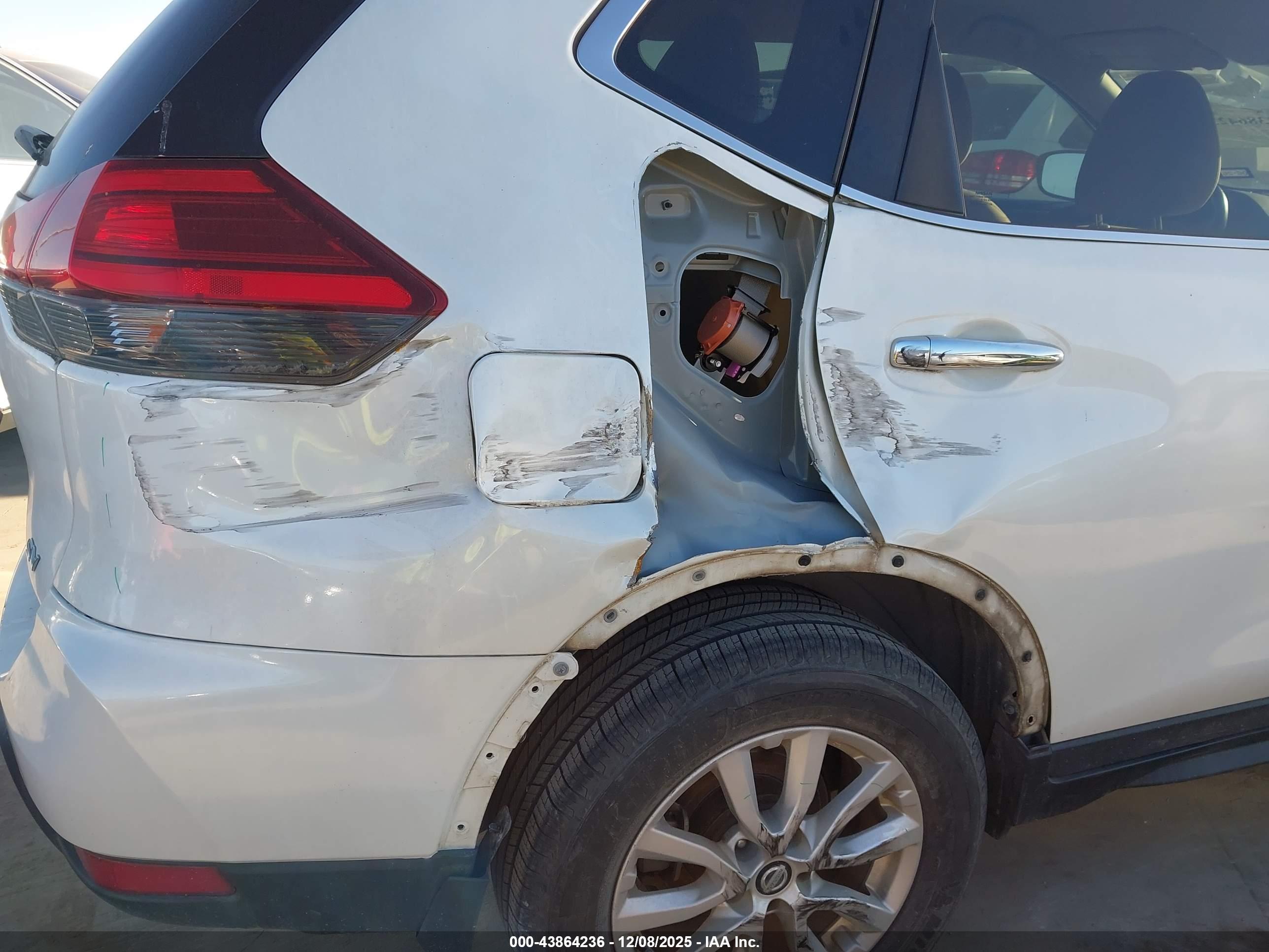 NISSAN ROGUE image 6