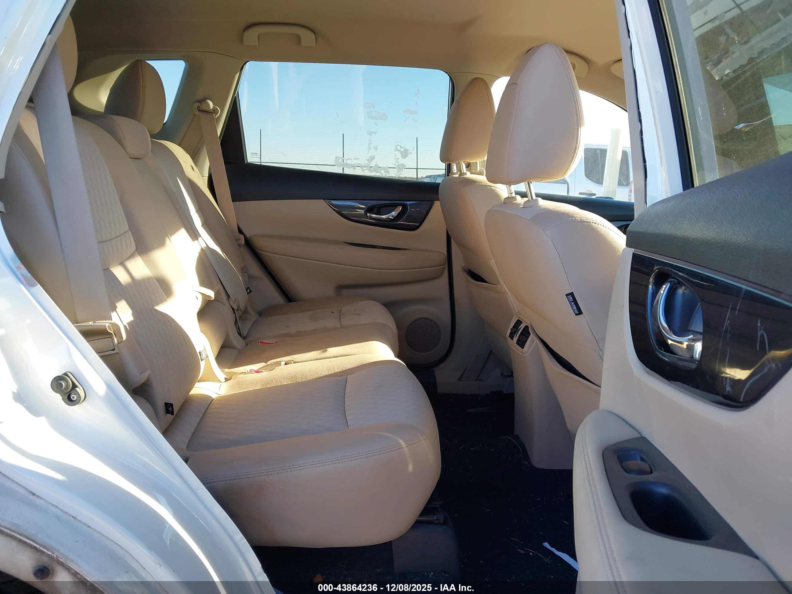 NISSAN ROGUE image 8
