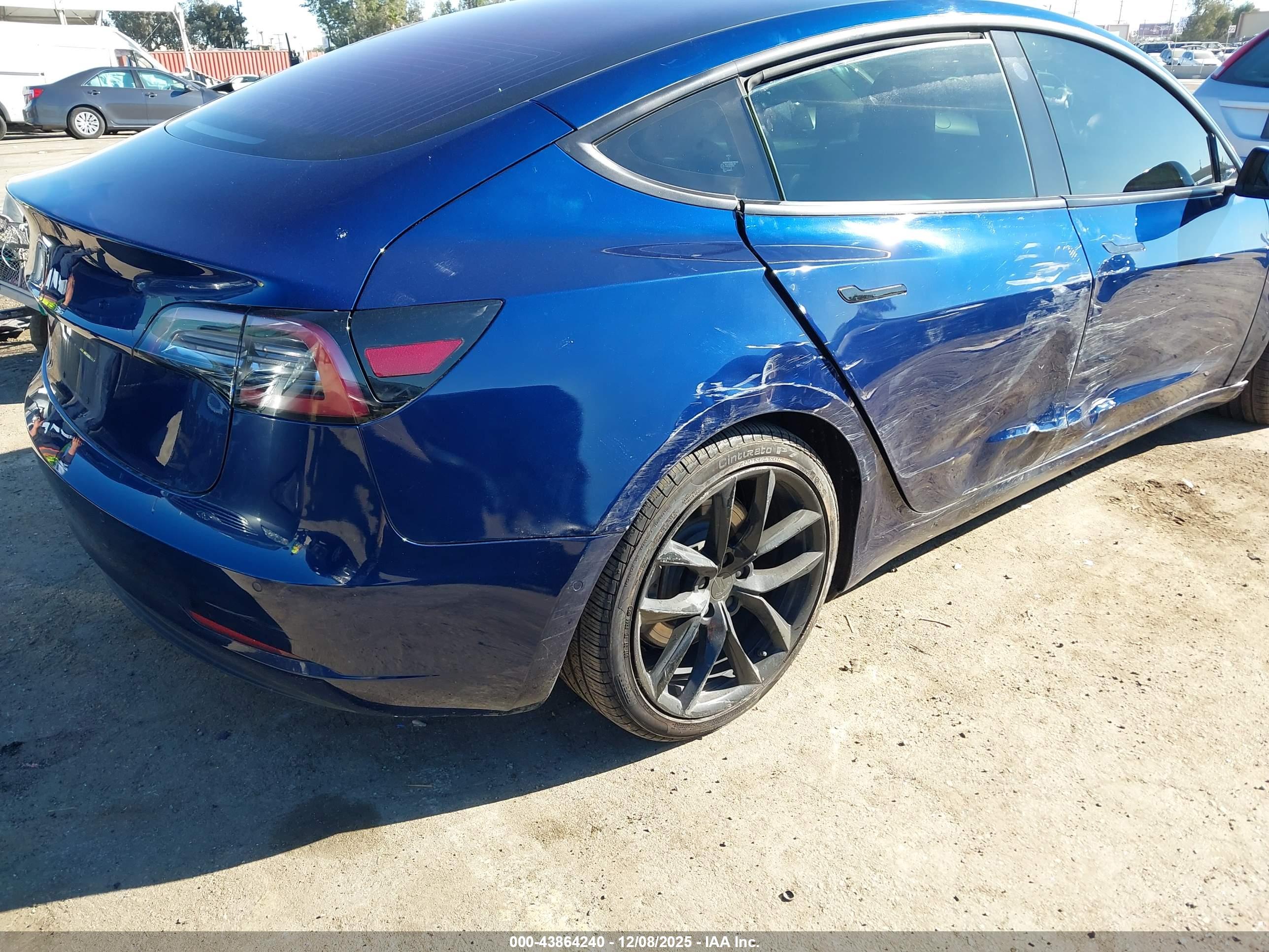 TESLA MODEL image 4