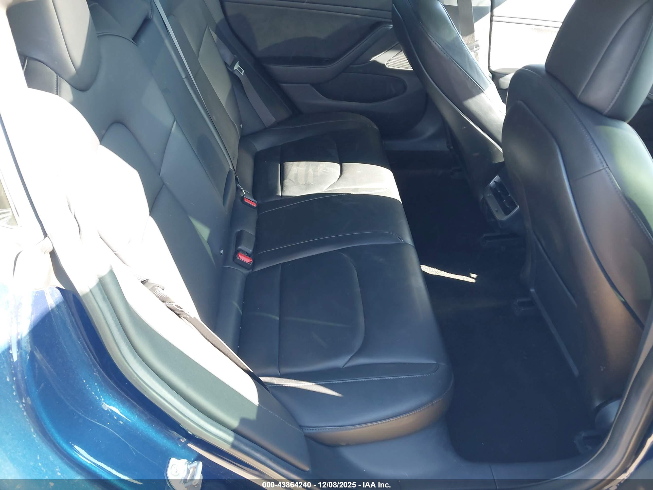 TESLA MODEL image 8