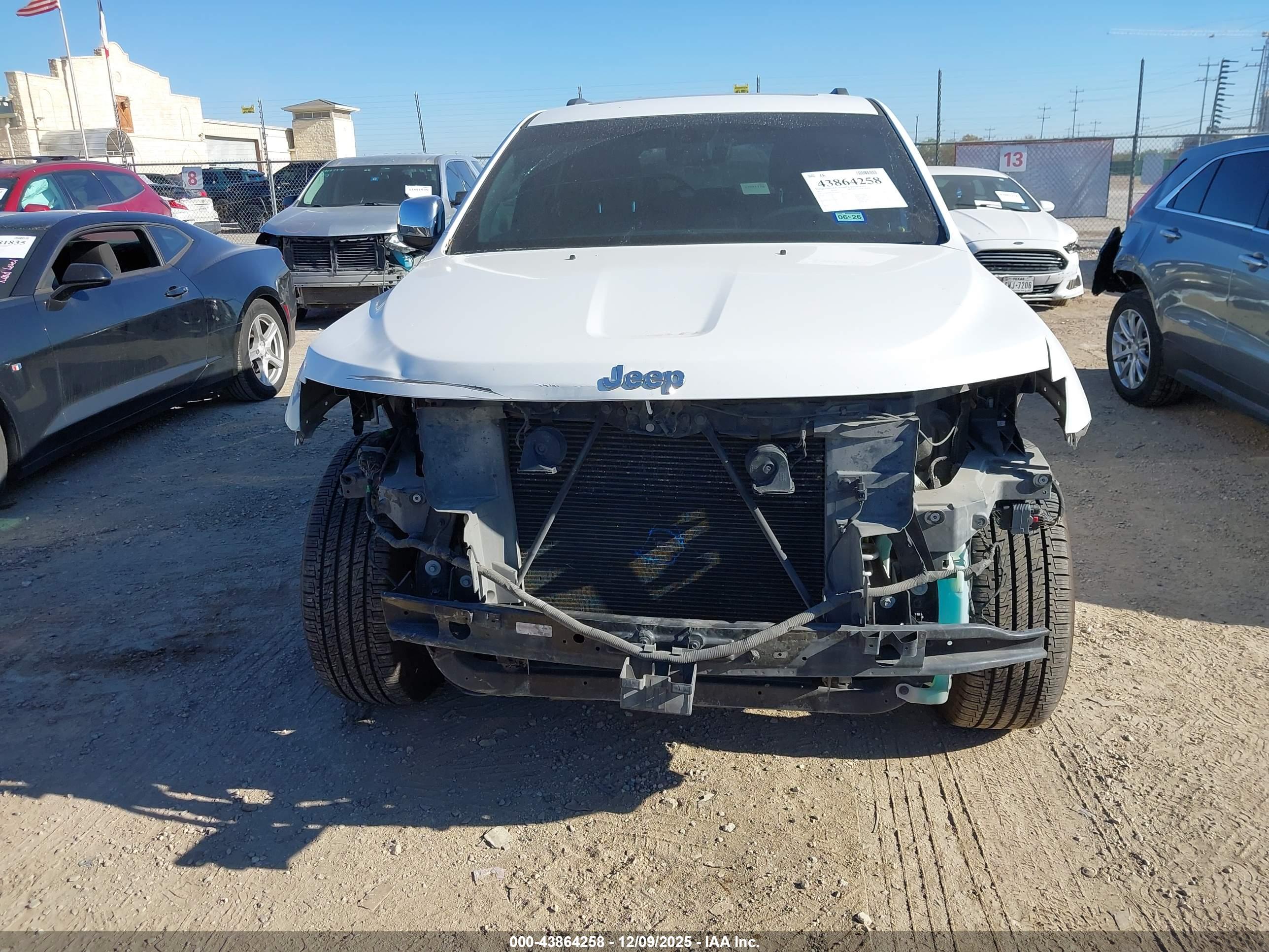 JEEP GRAND image 6