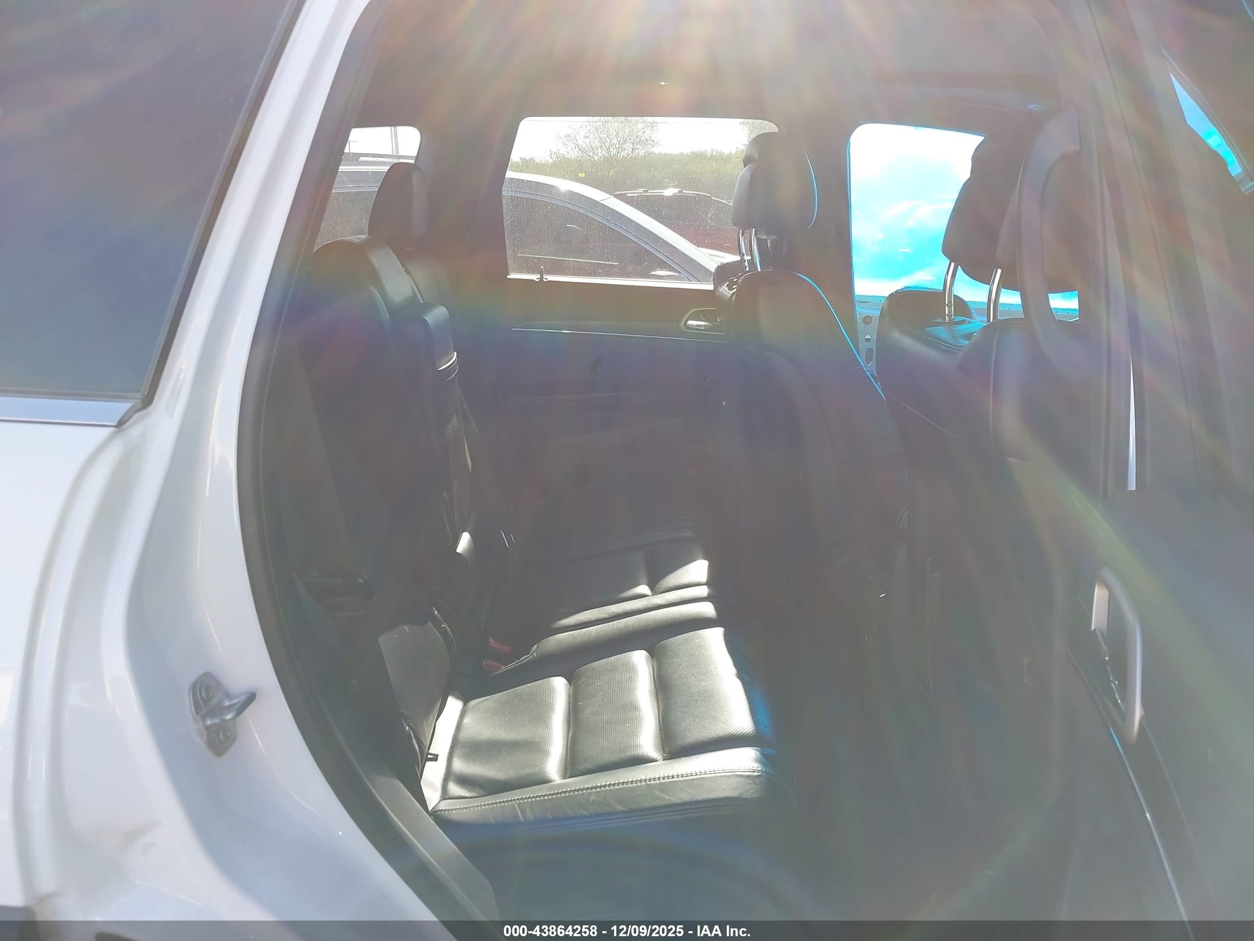 JEEP GRAND image 8
