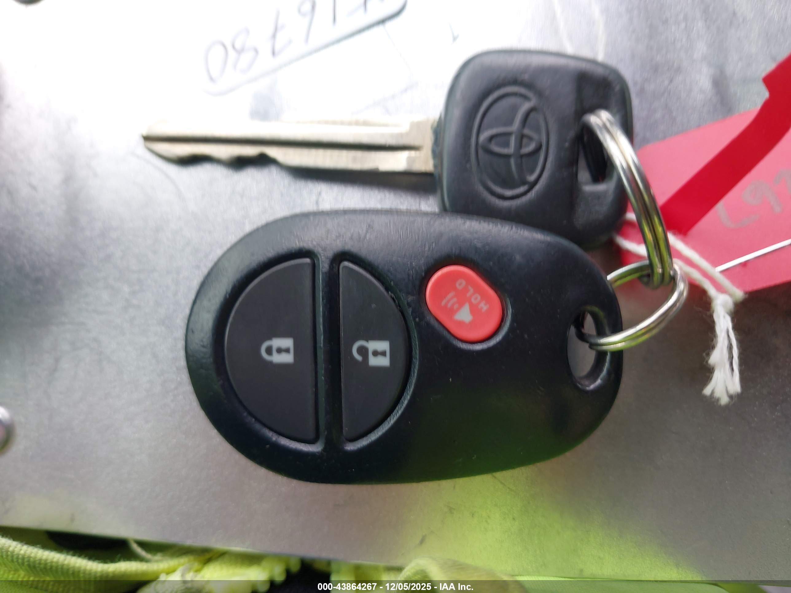 TOYOTA HIGHLANDER image 11