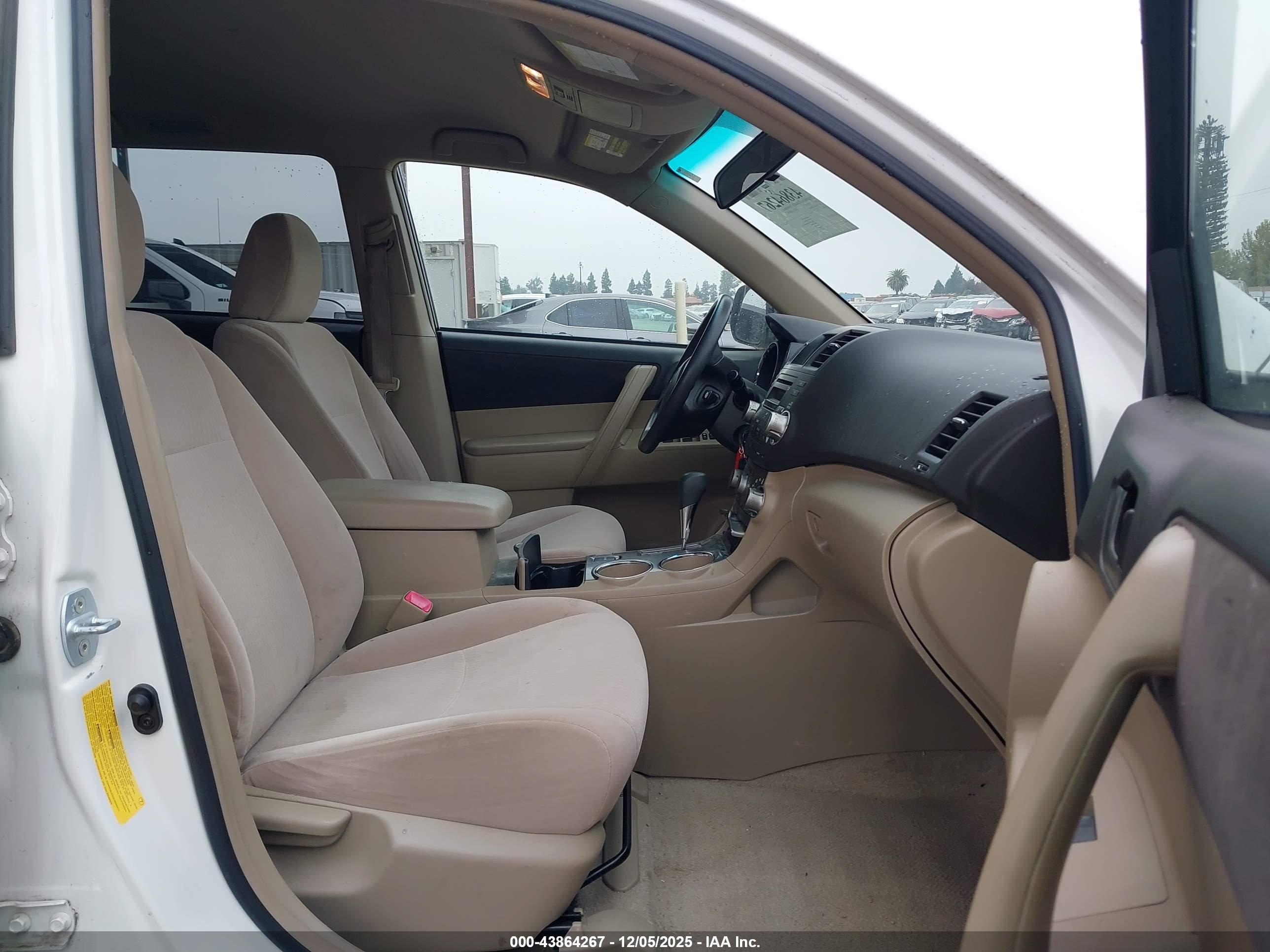 TOYOTA HIGHLANDER image 5