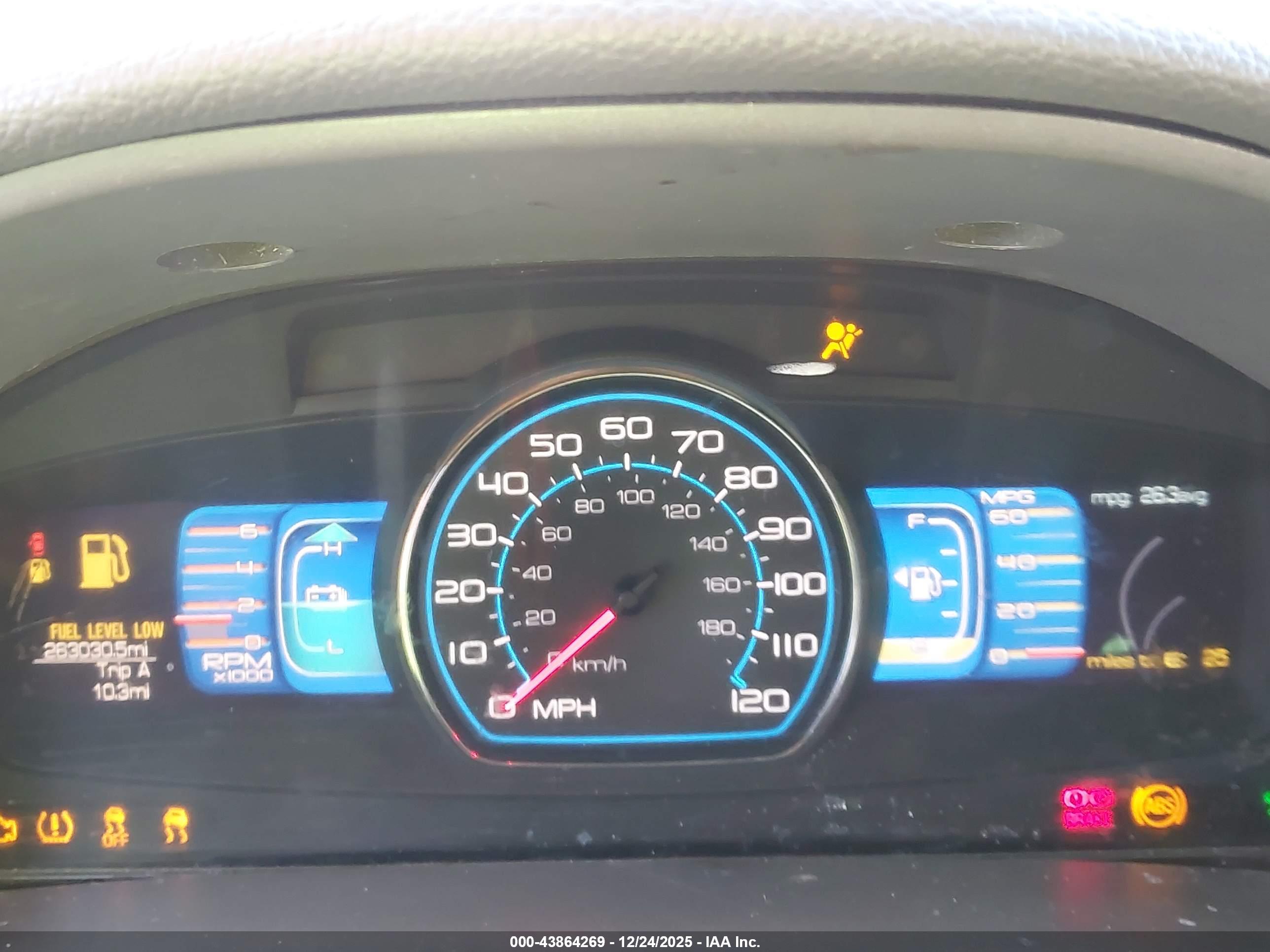 FORD FUSION image 7