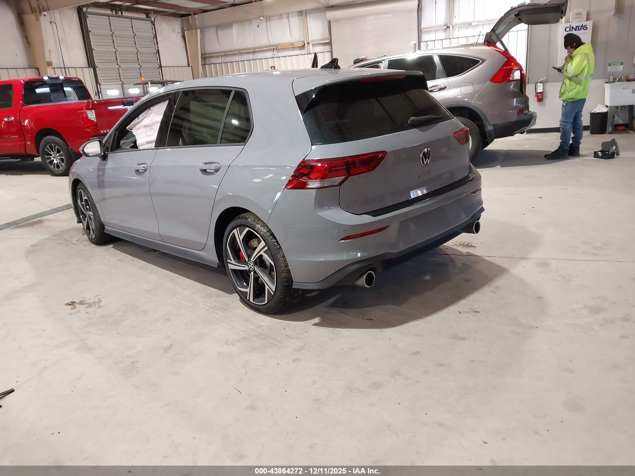 VOLKSWAGEN GOLF image 3
