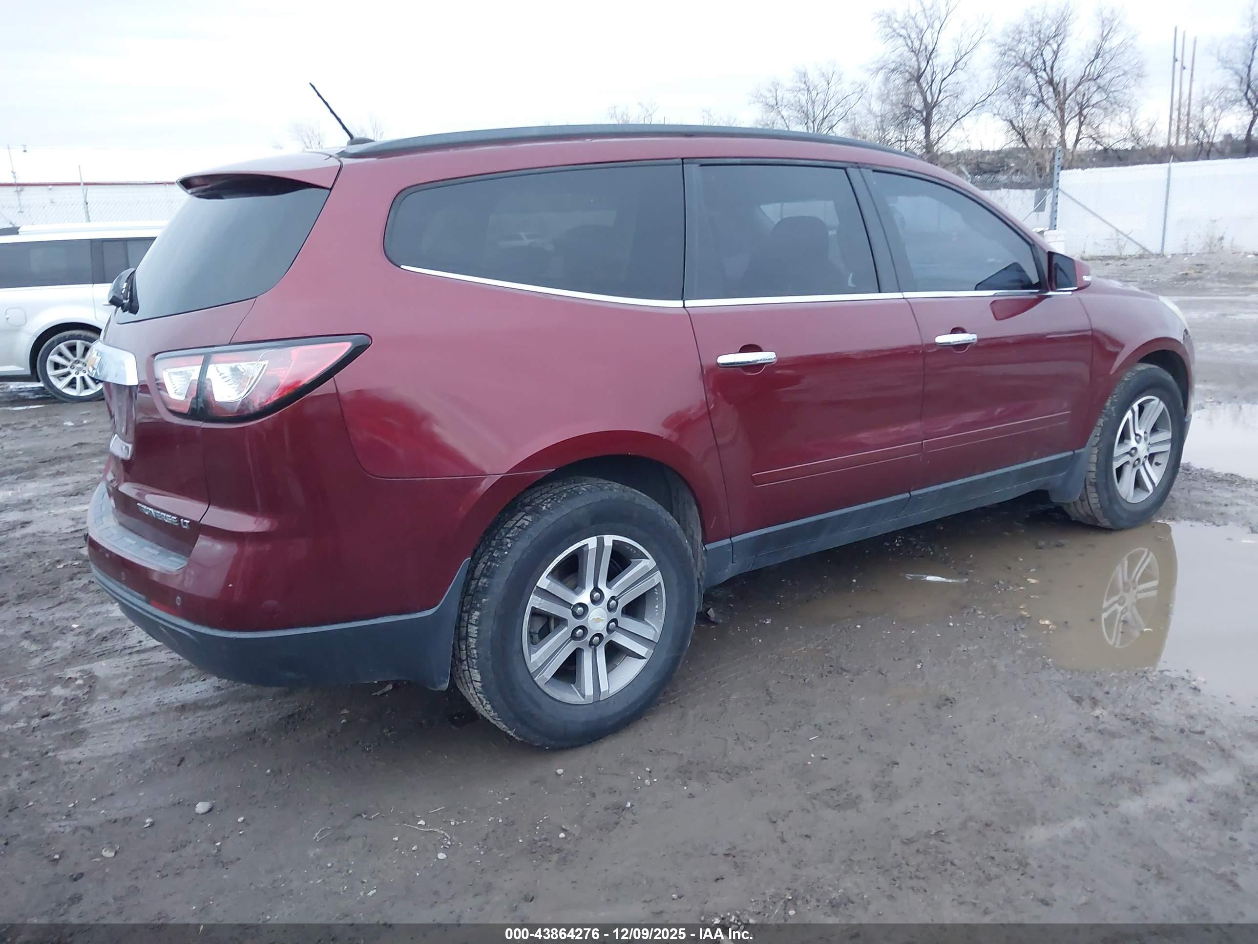 CHEVROLET TRAVERSE image 4