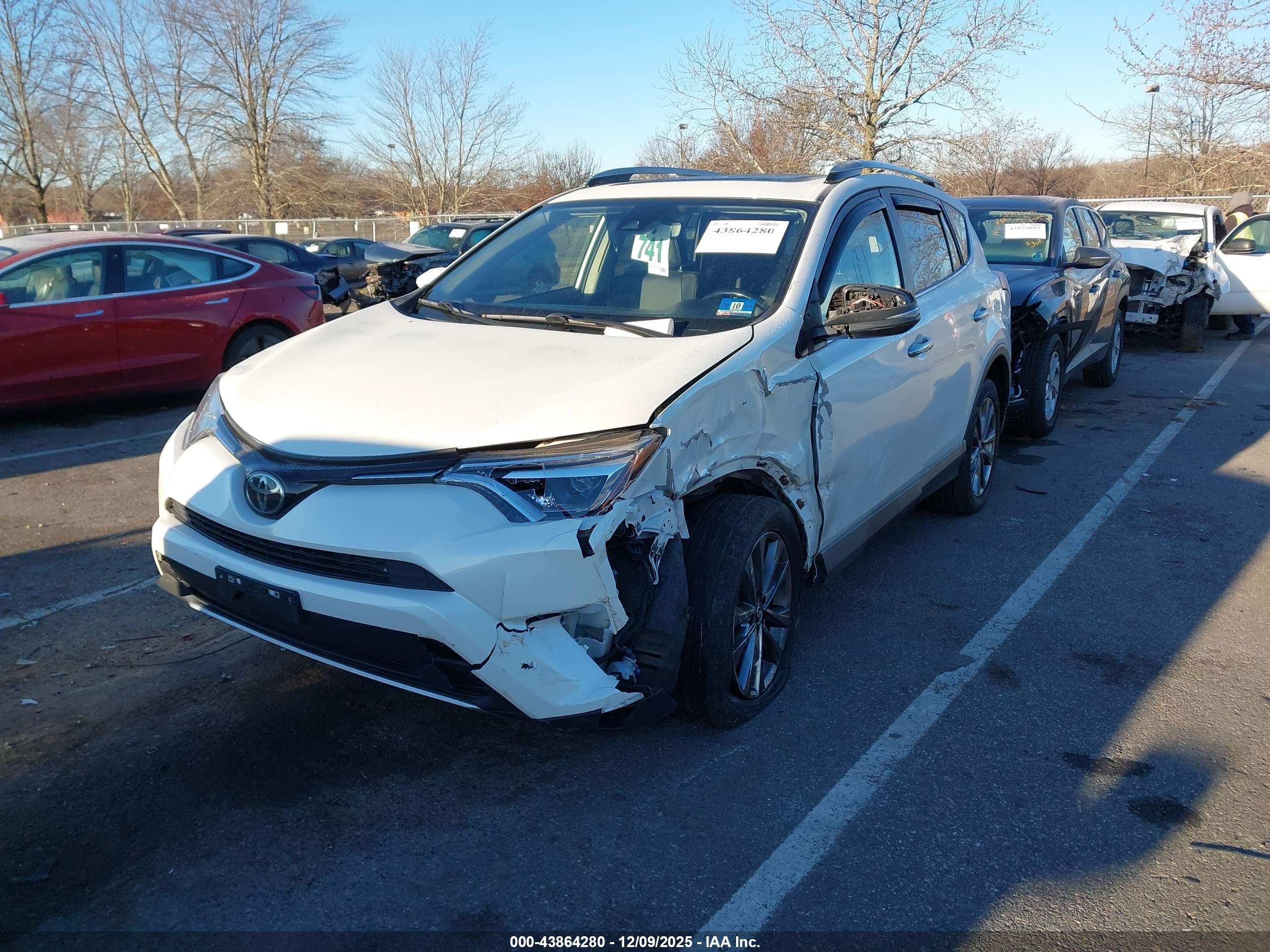 TOYOTA RAV4 image 2