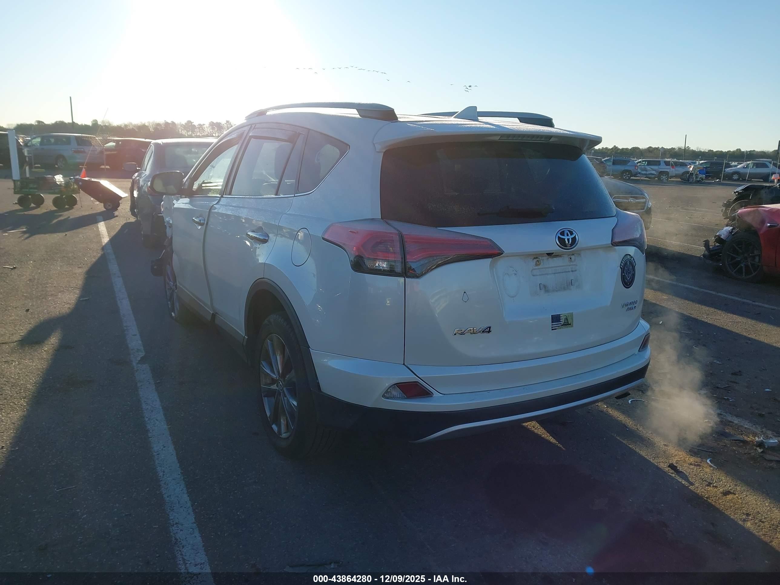 TOYOTA RAV4 image 3