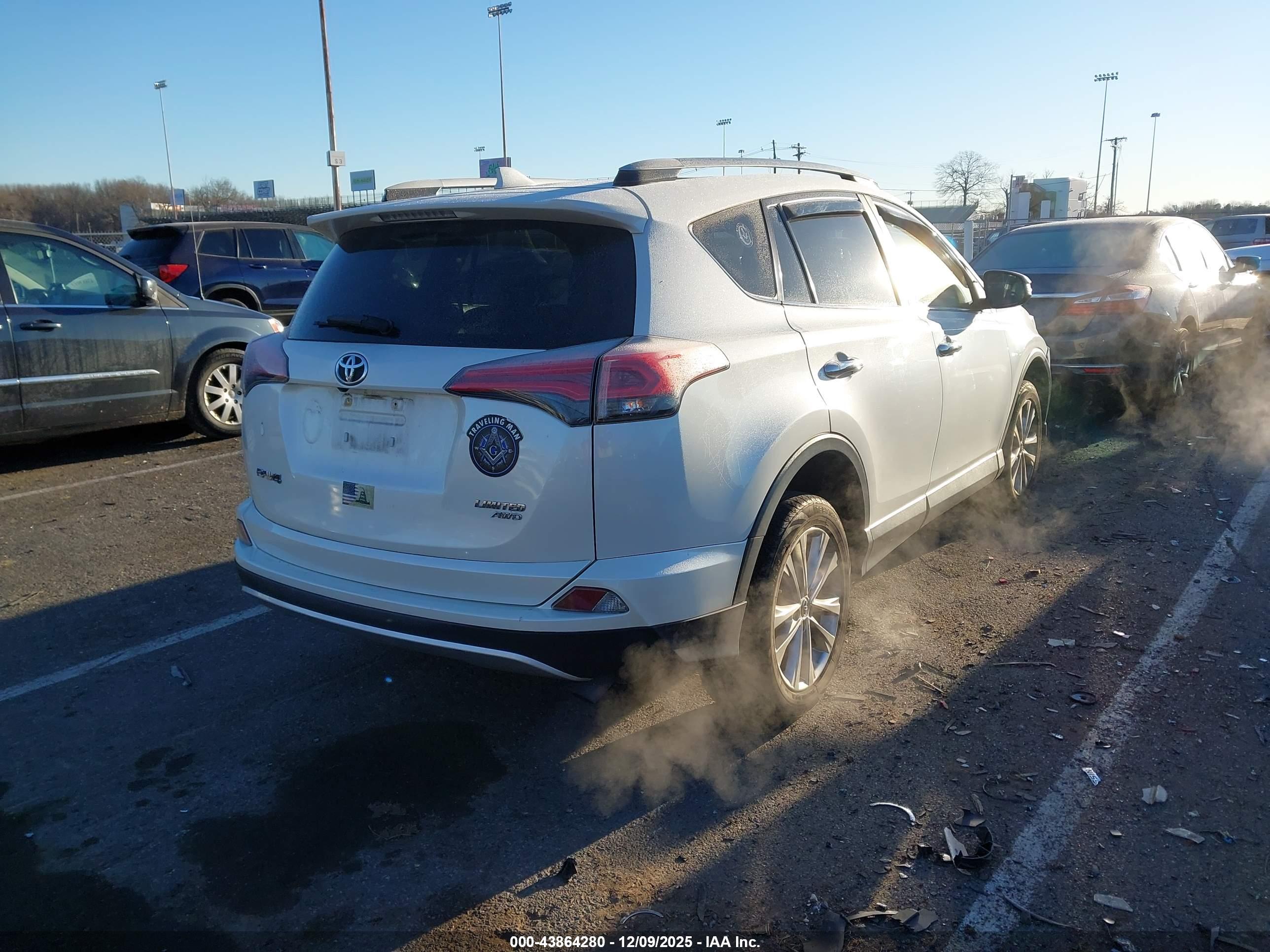 TOYOTA RAV4 image 4