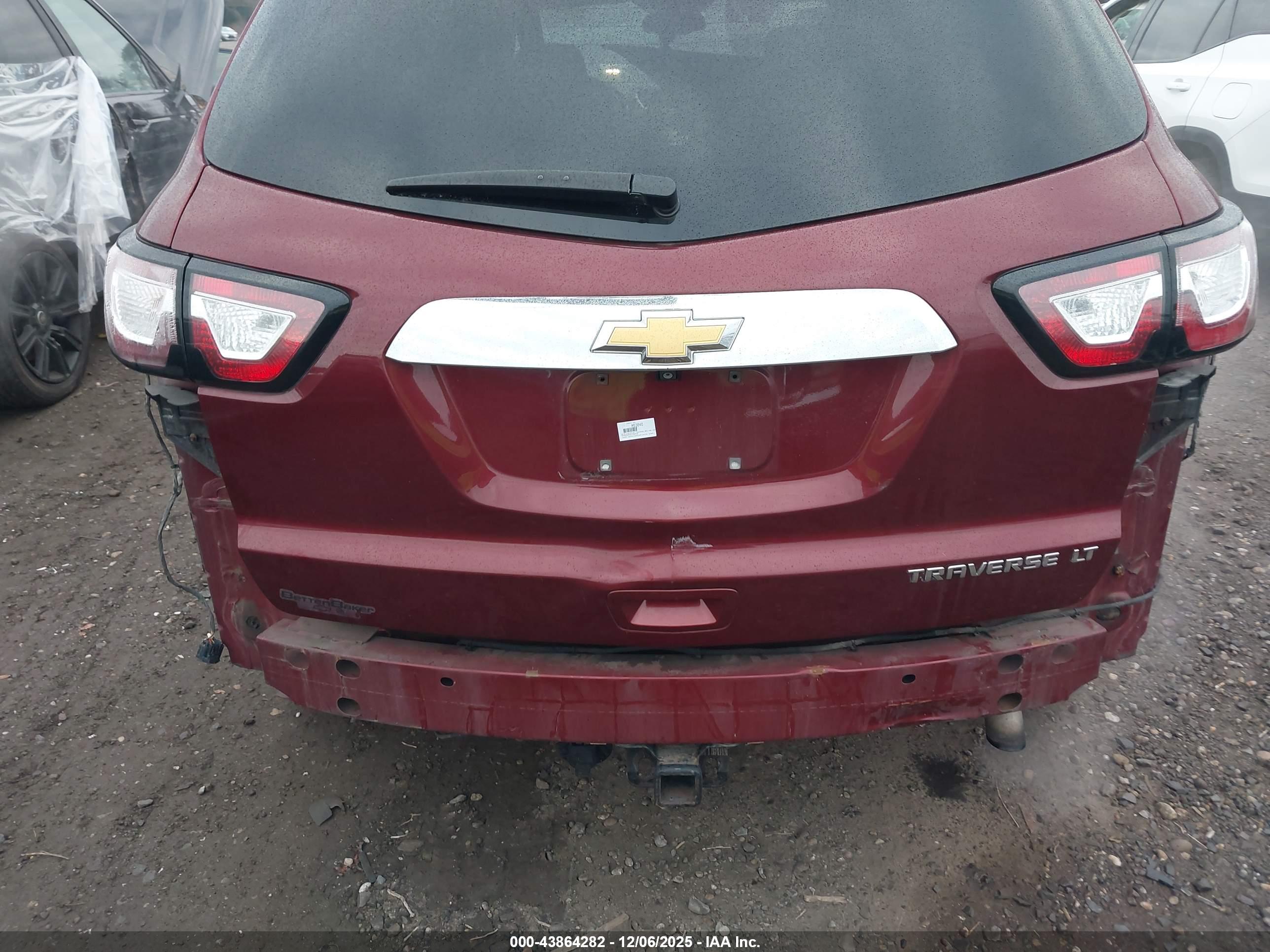 CHEVROLET TRAVERSE image 6
