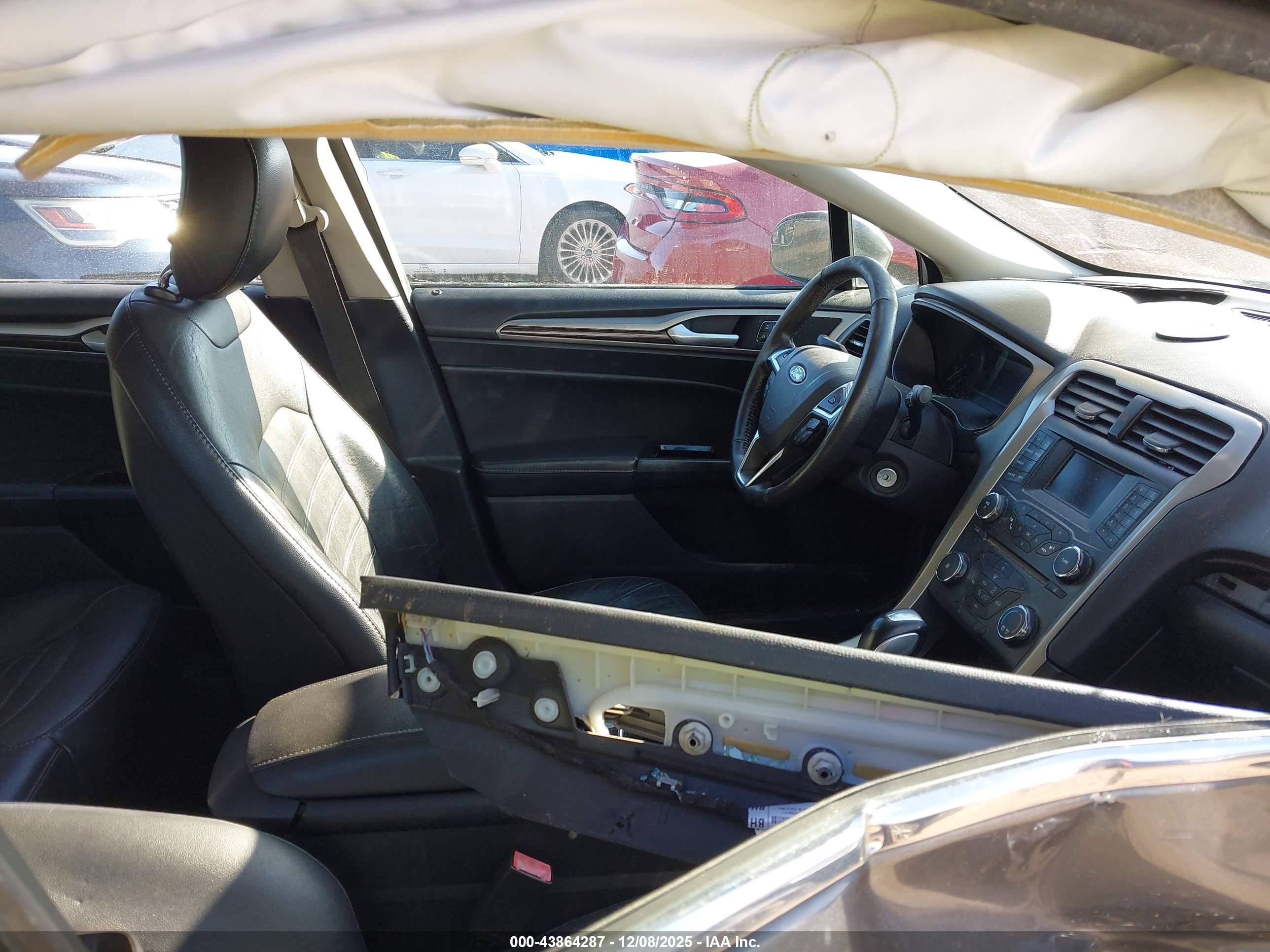 FORD FUSION image 5