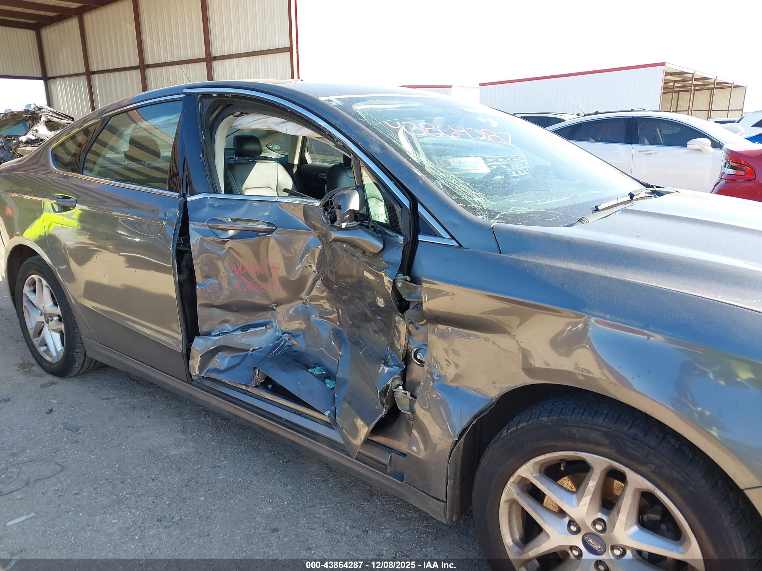 FORD FUSION image 6