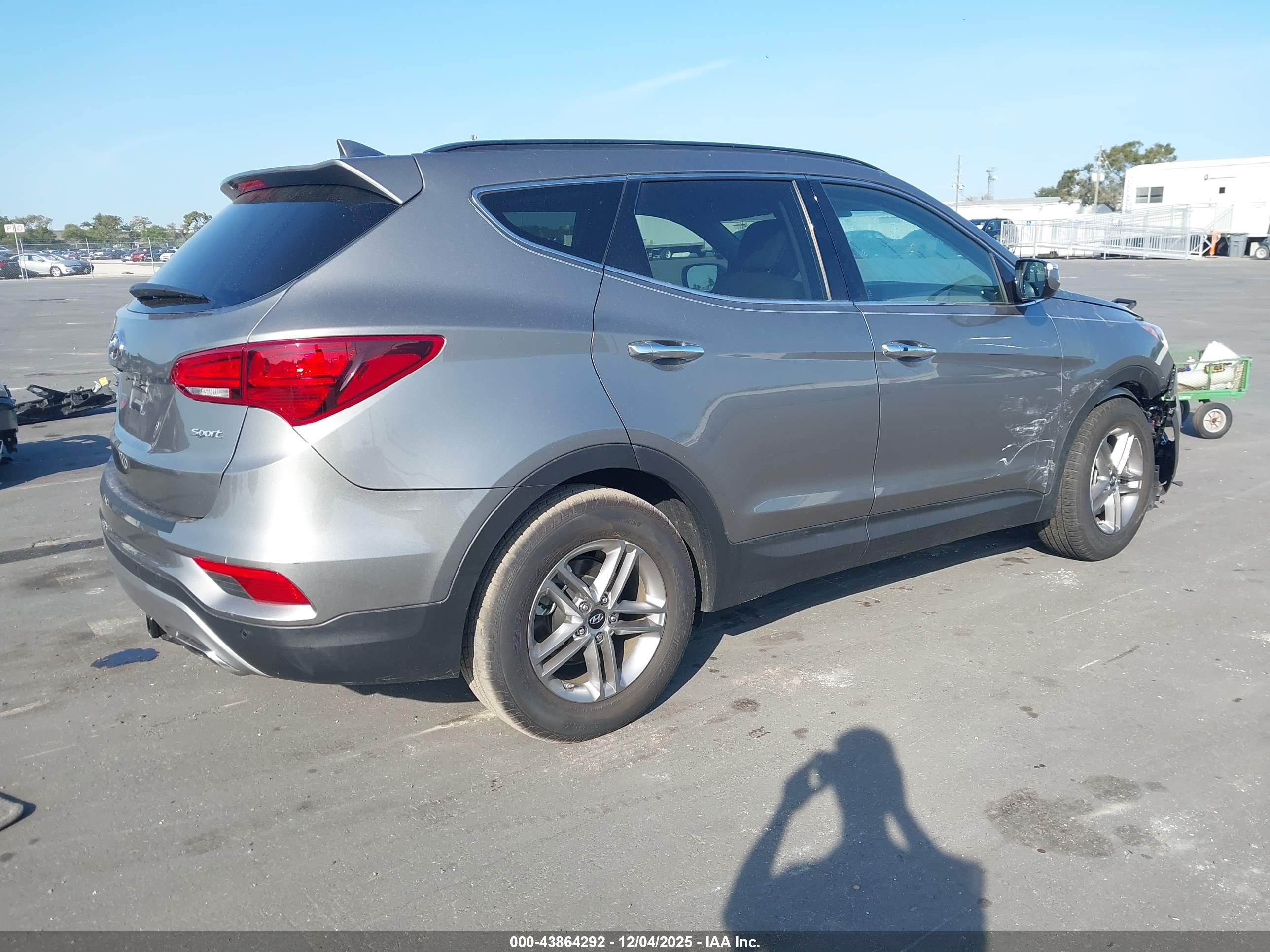 HYUNDAI SANTA image 4