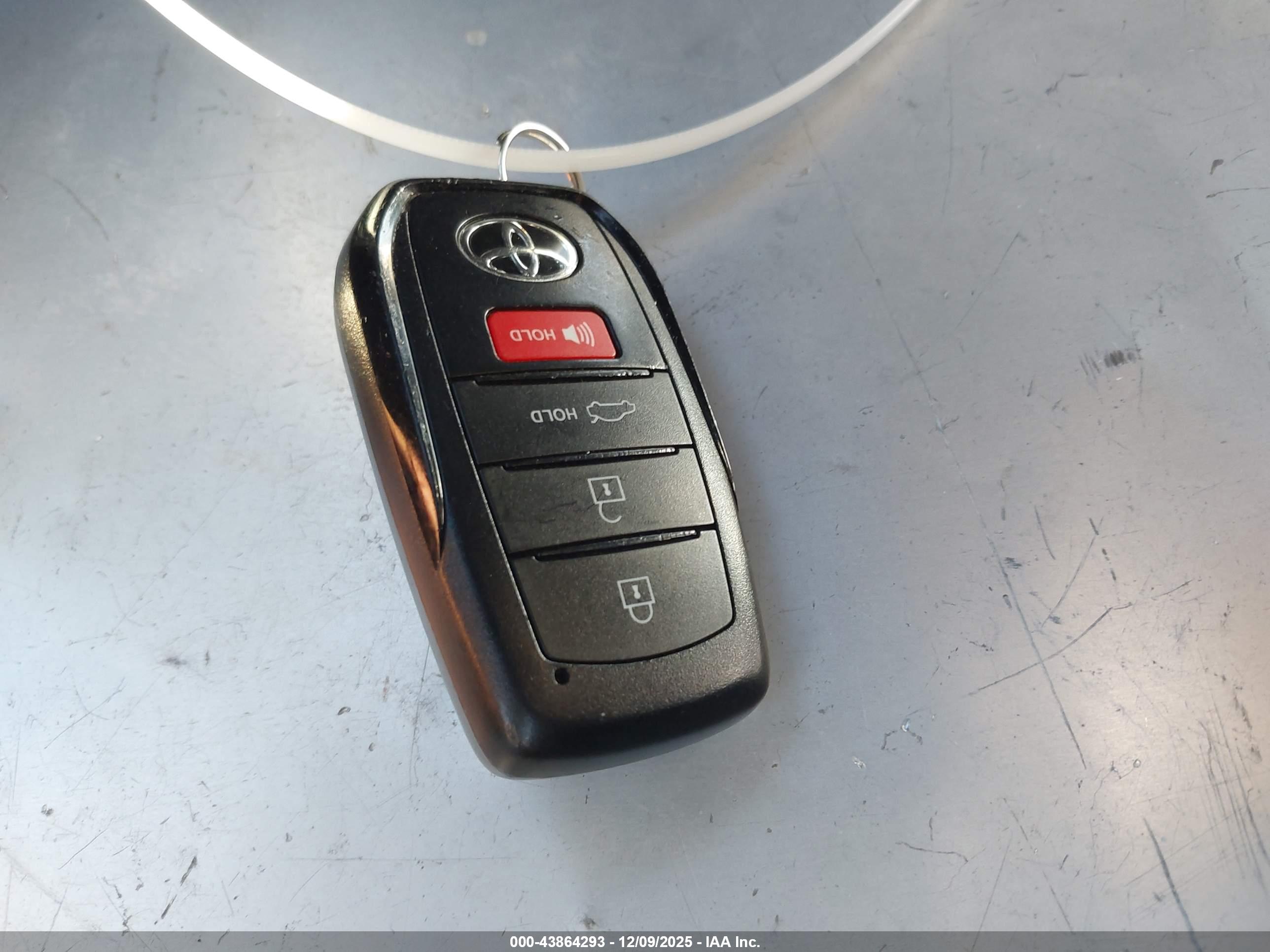 TOYOTA COROLLA image 11