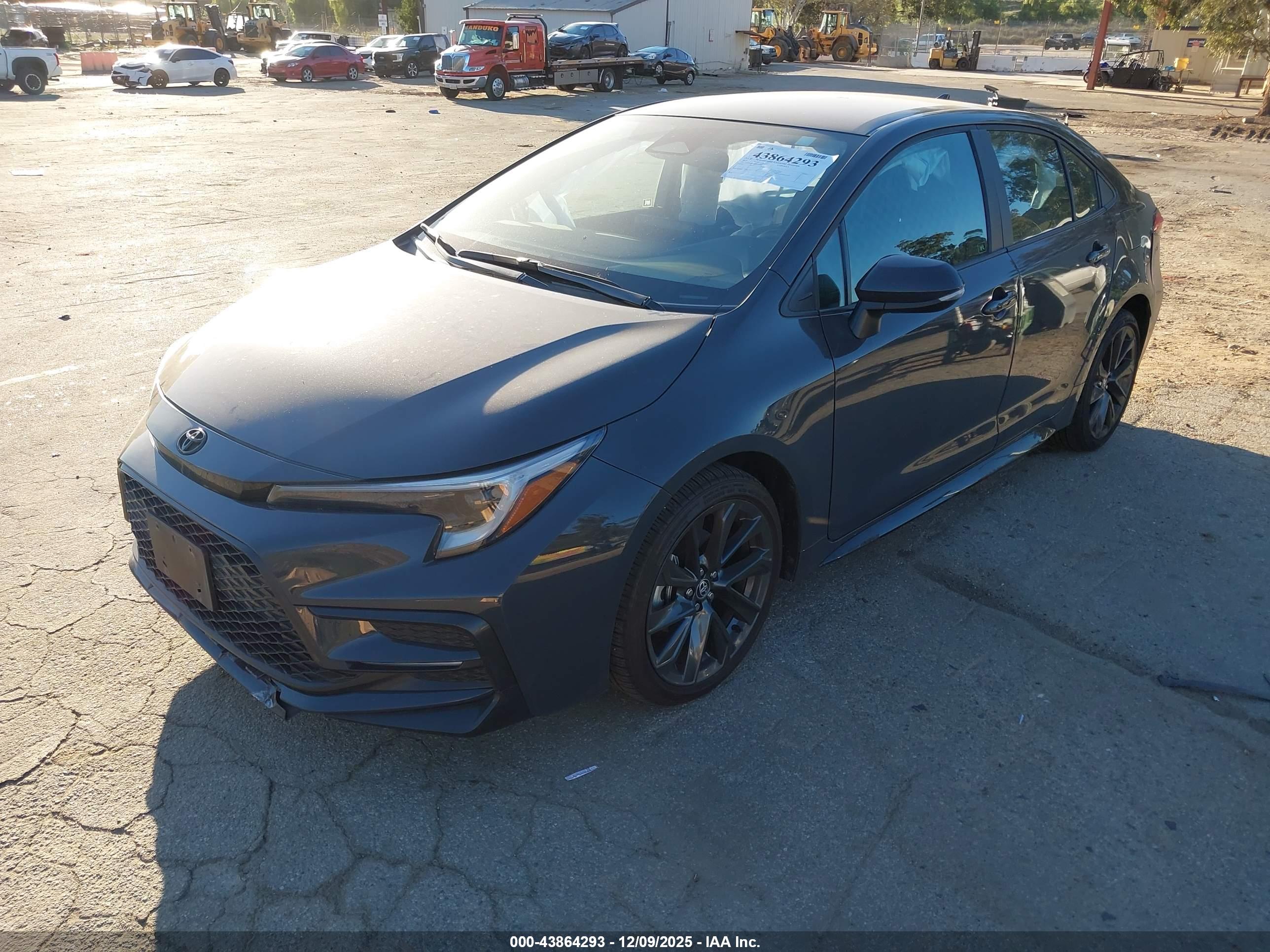 TOYOTA COROLLA image 2