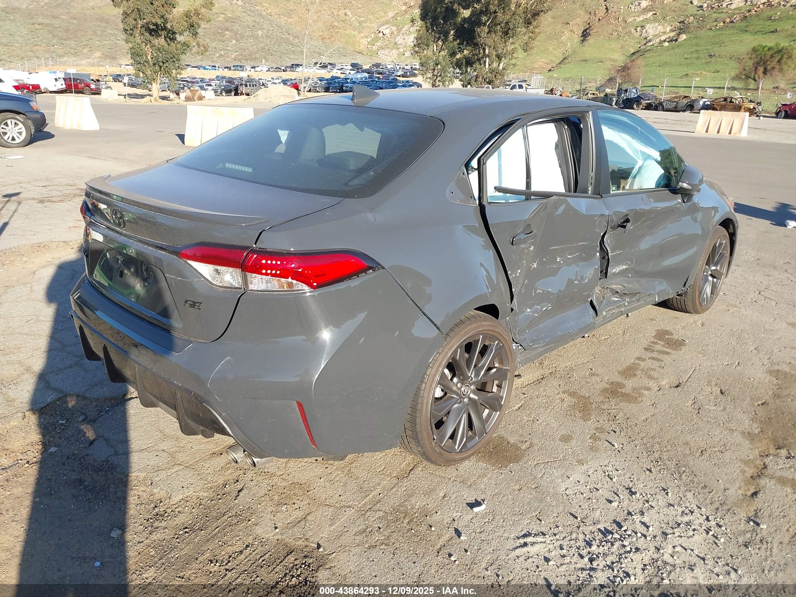 TOYOTA COROLLA image 4