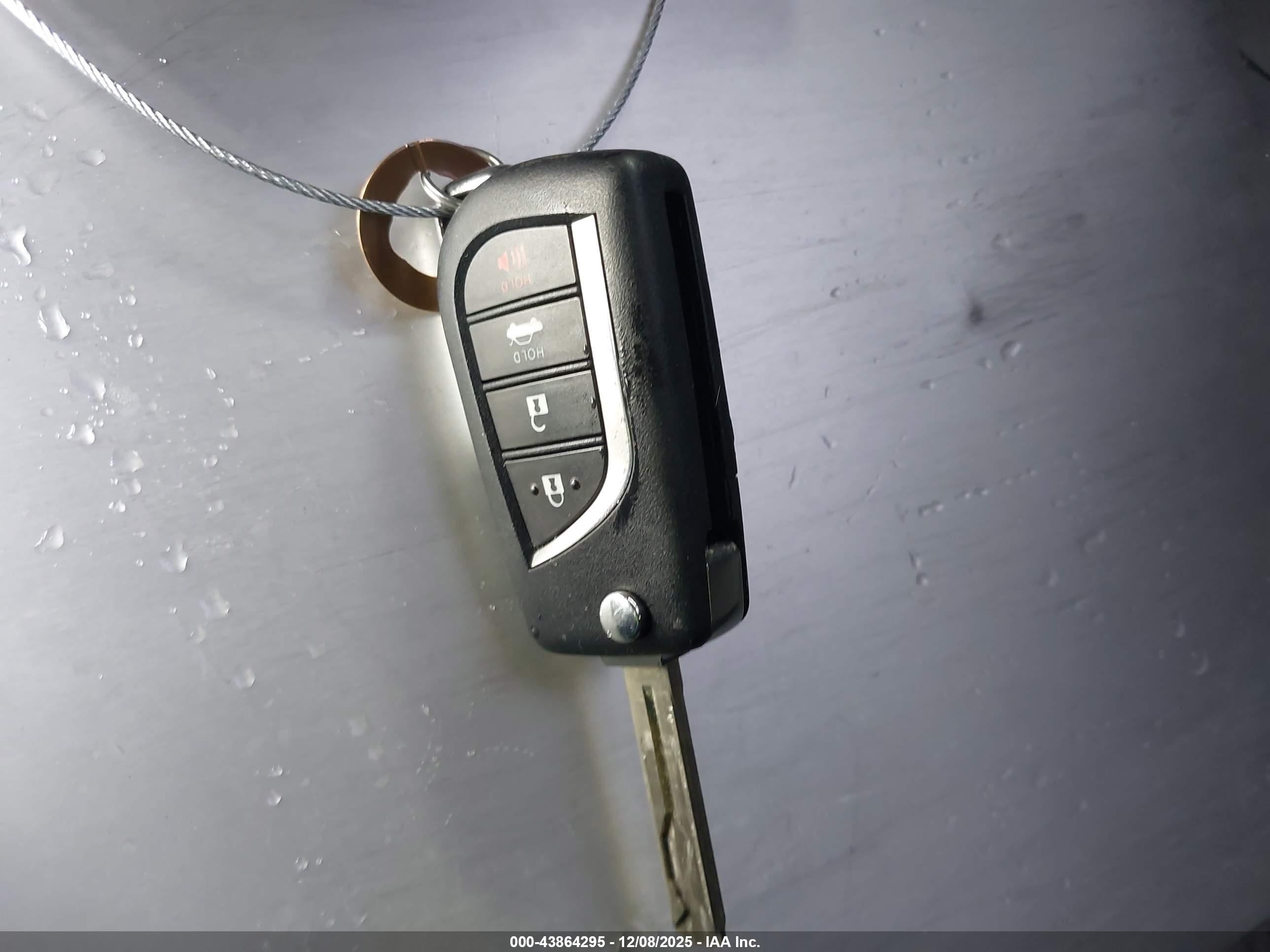 TOYOTA COROLLA image 11