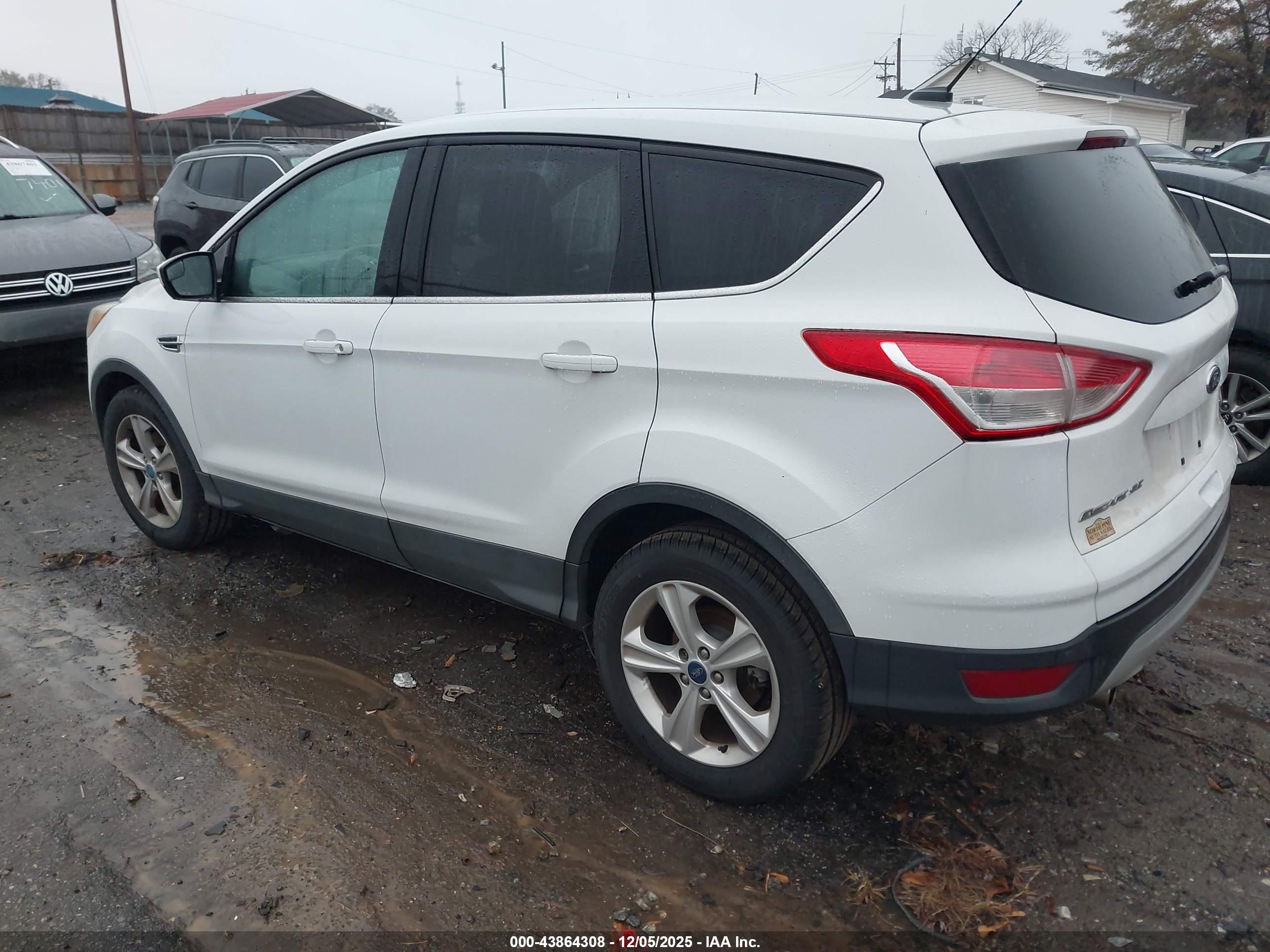 FORD ESCAPE image 3