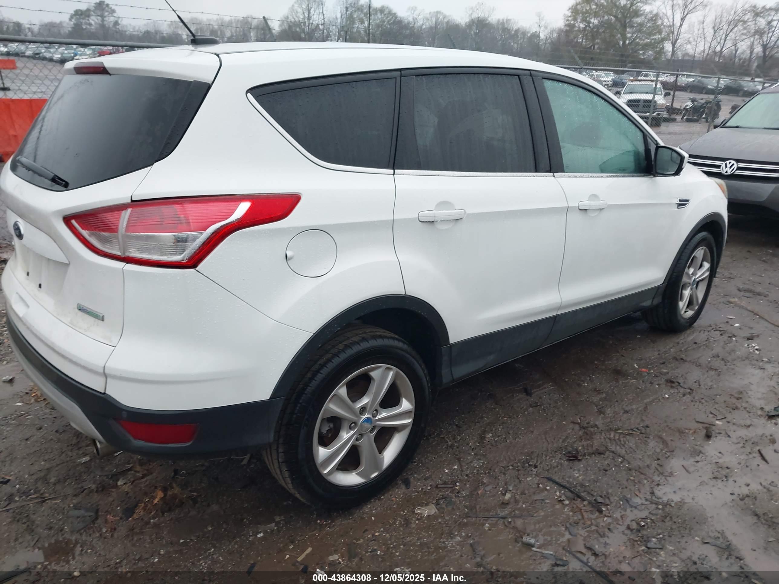 FORD ESCAPE image 4