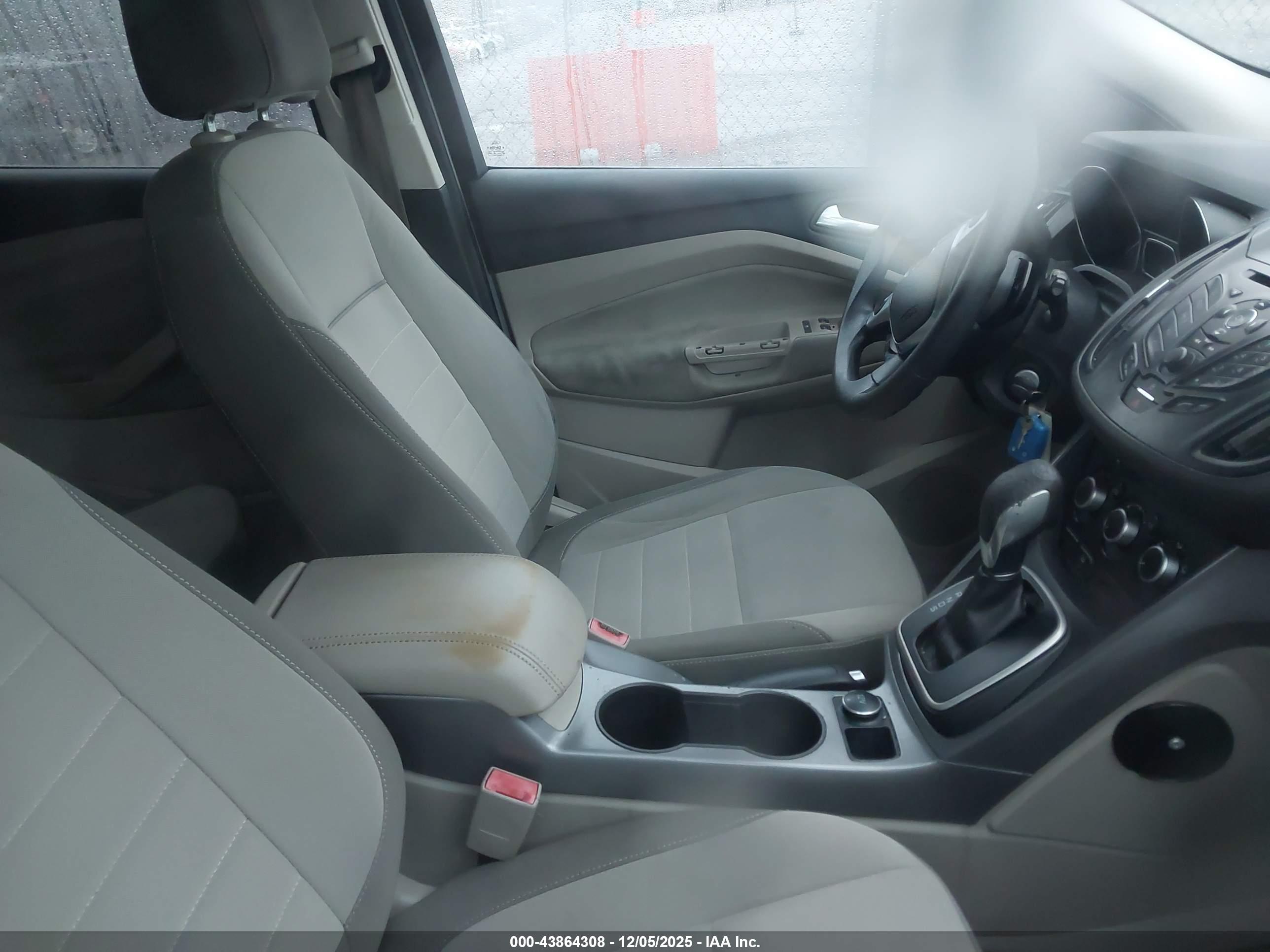 FORD ESCAPE image 5