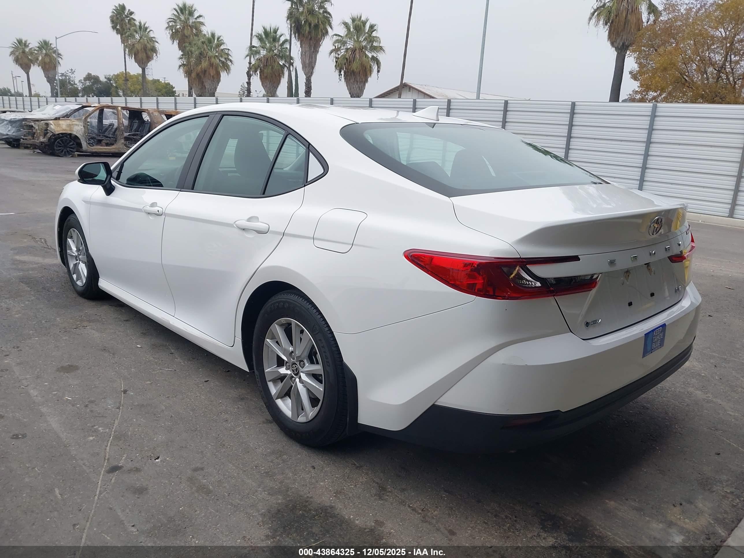 TOYOTA CAMRY image 3