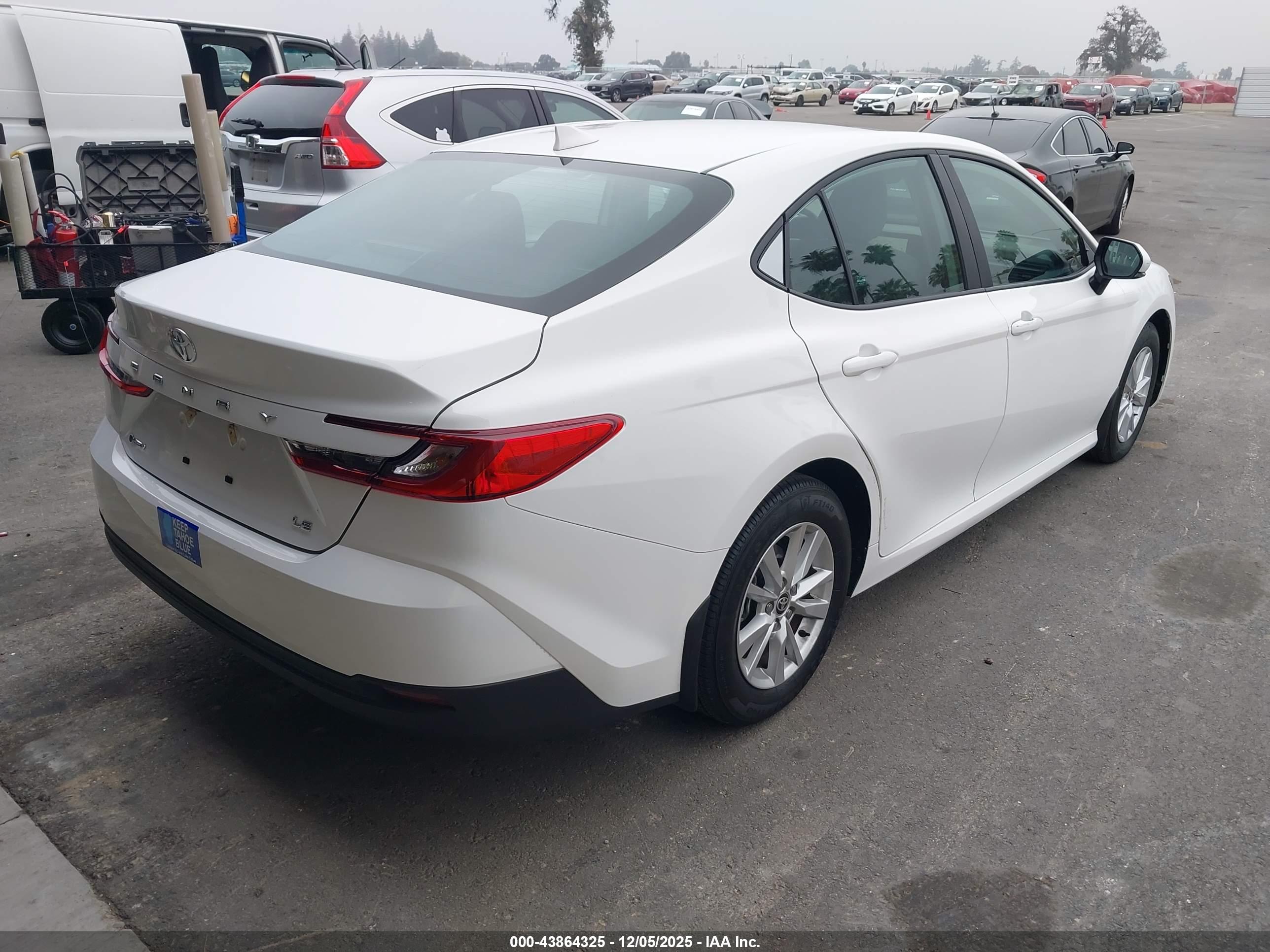 TOYOTA CAMRY image 4