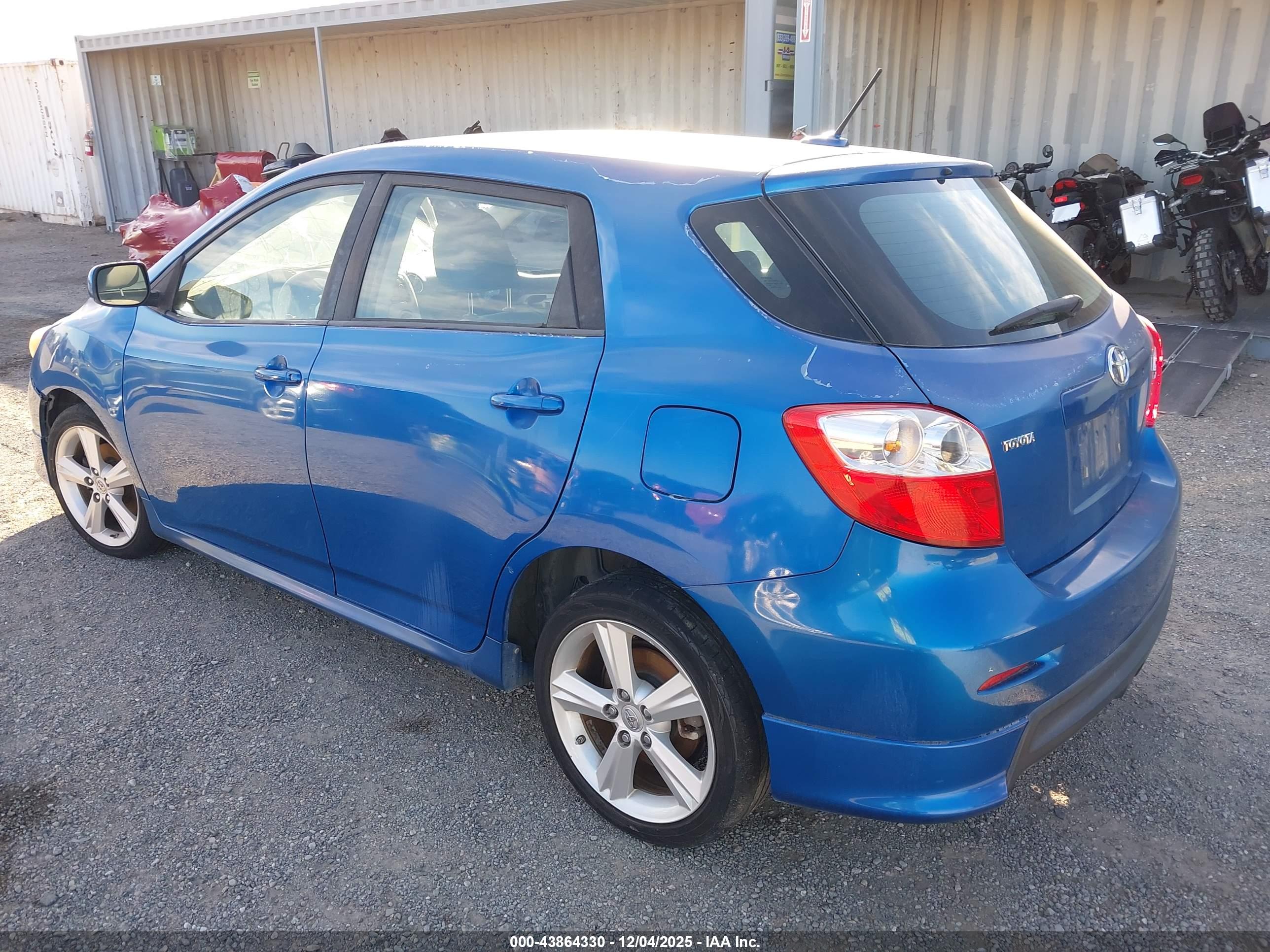 TOYOTA MATRIX image 3