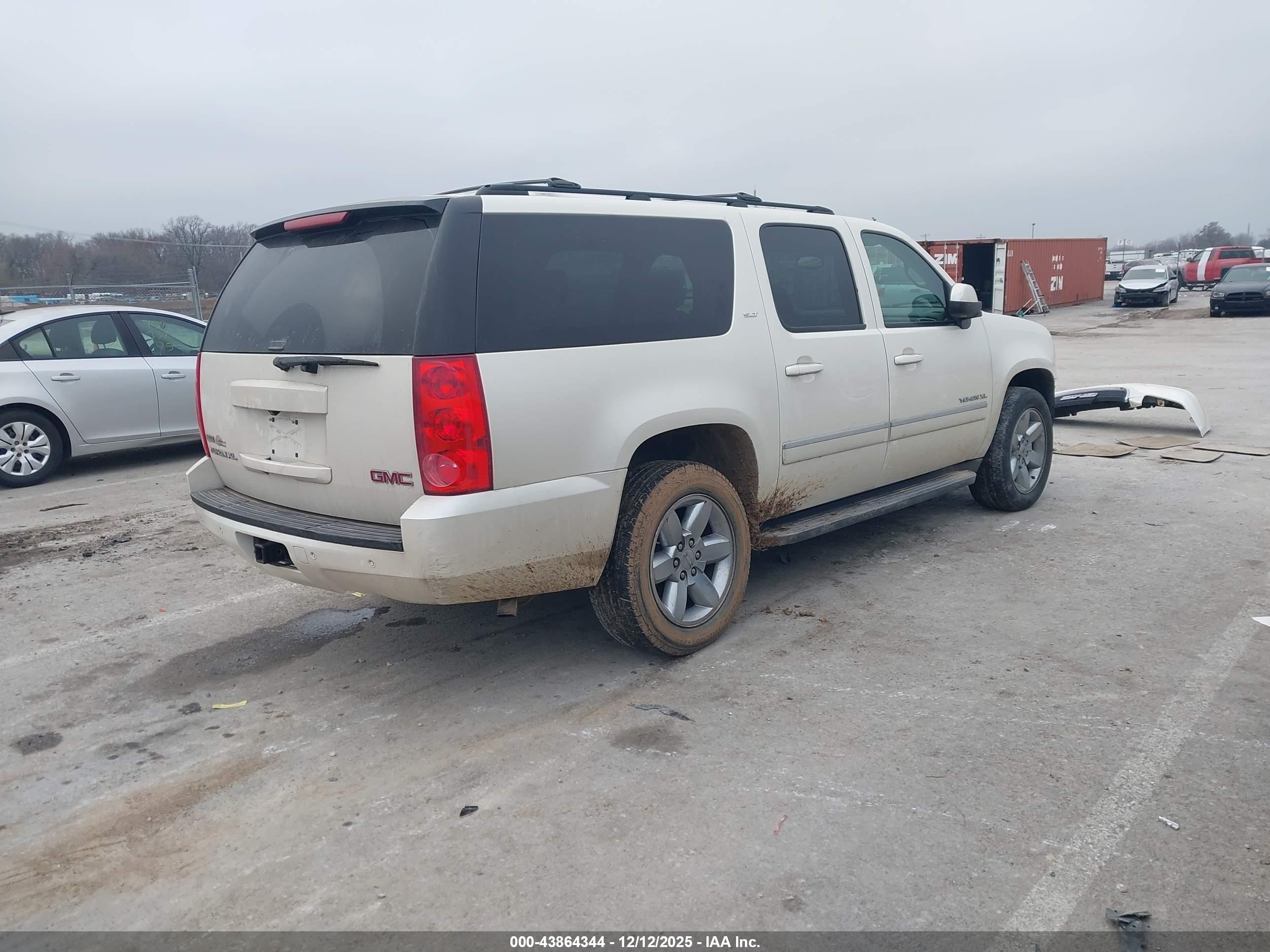 GMC YUKON image 4