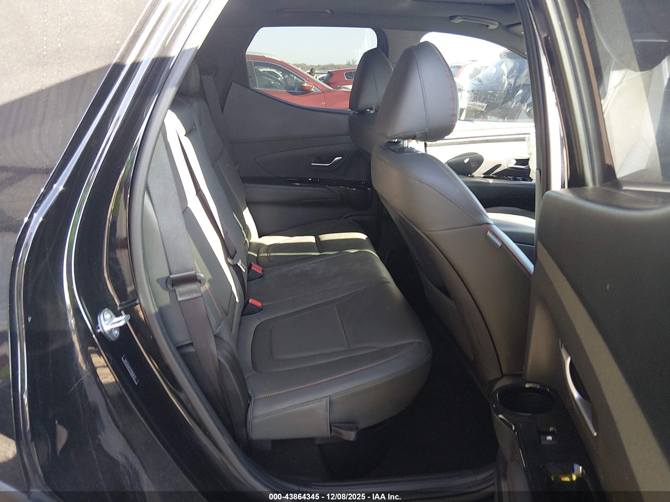 HYUNDAI SANTA image 8