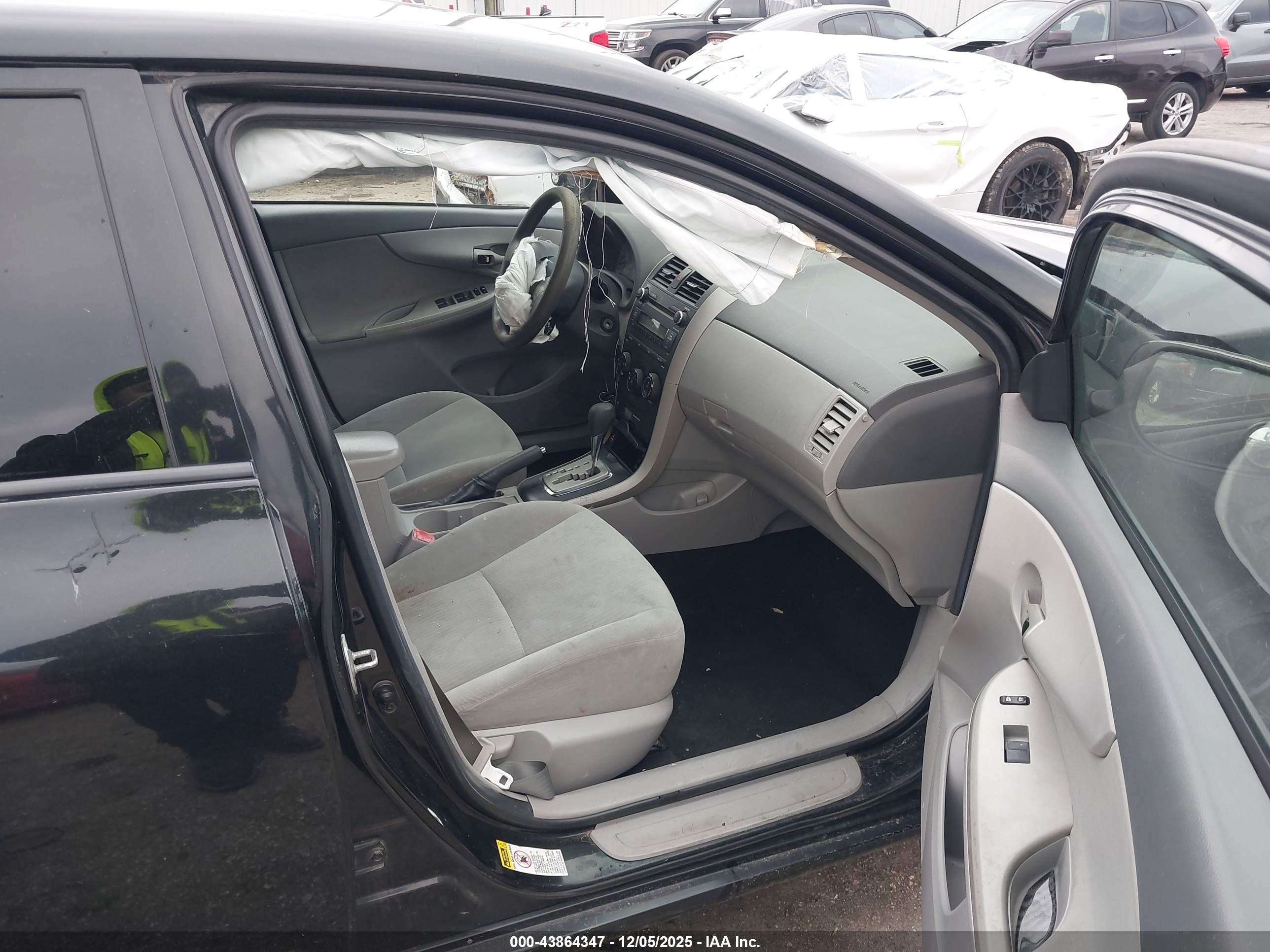 TOYOTA COROLLA image 5