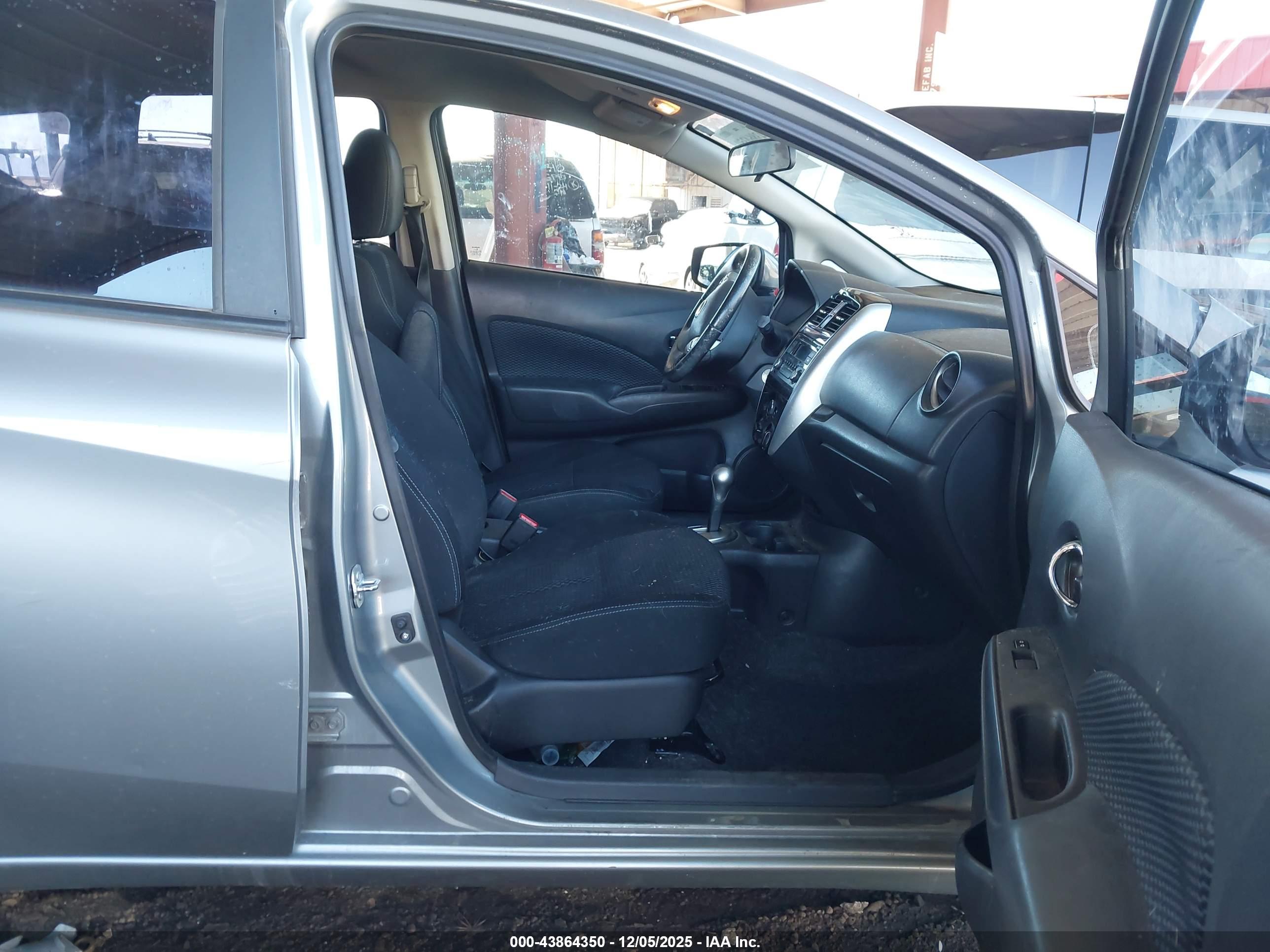 NISSAN VERSA image 5