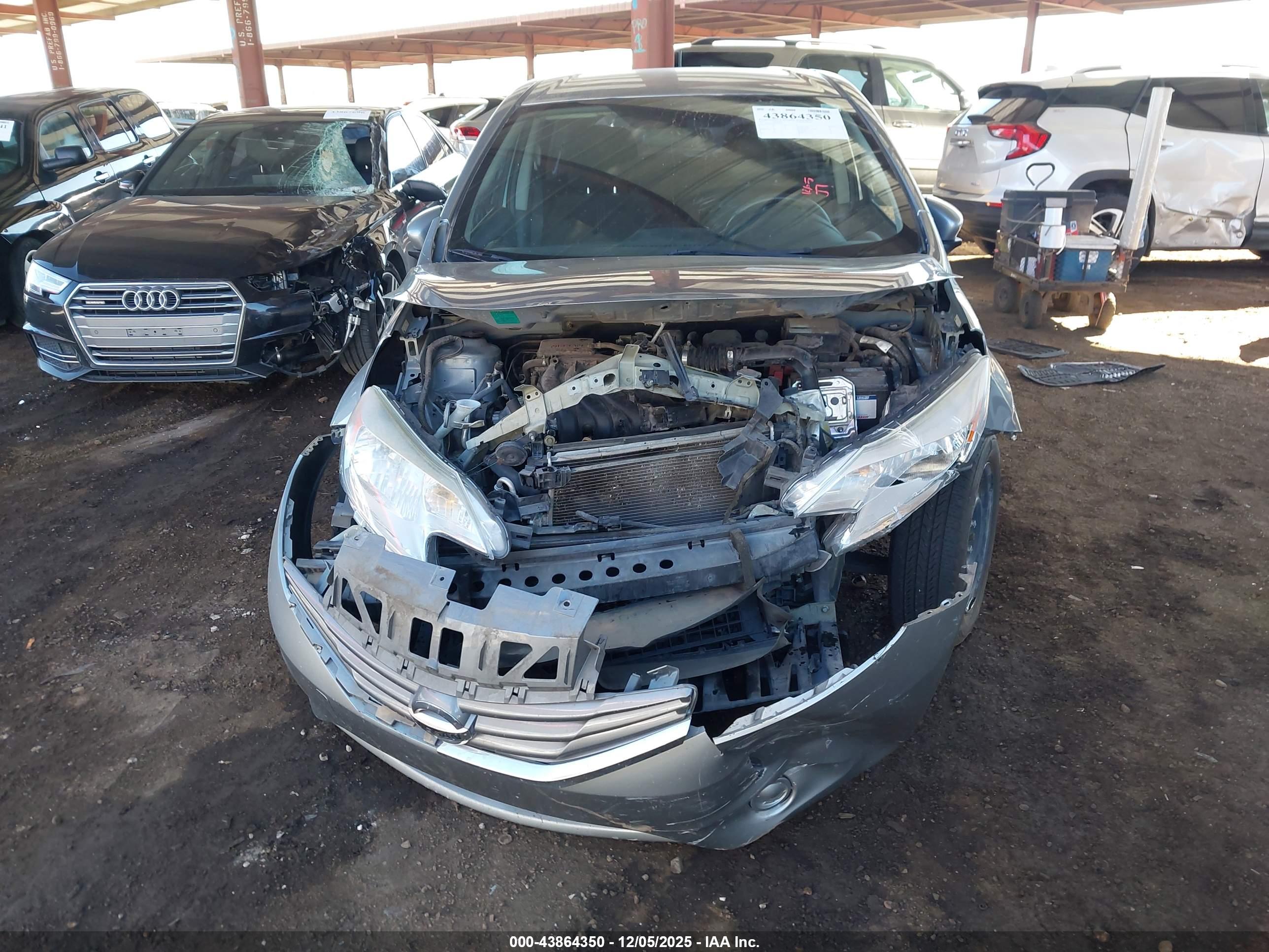 NISSAN VERSA image 6