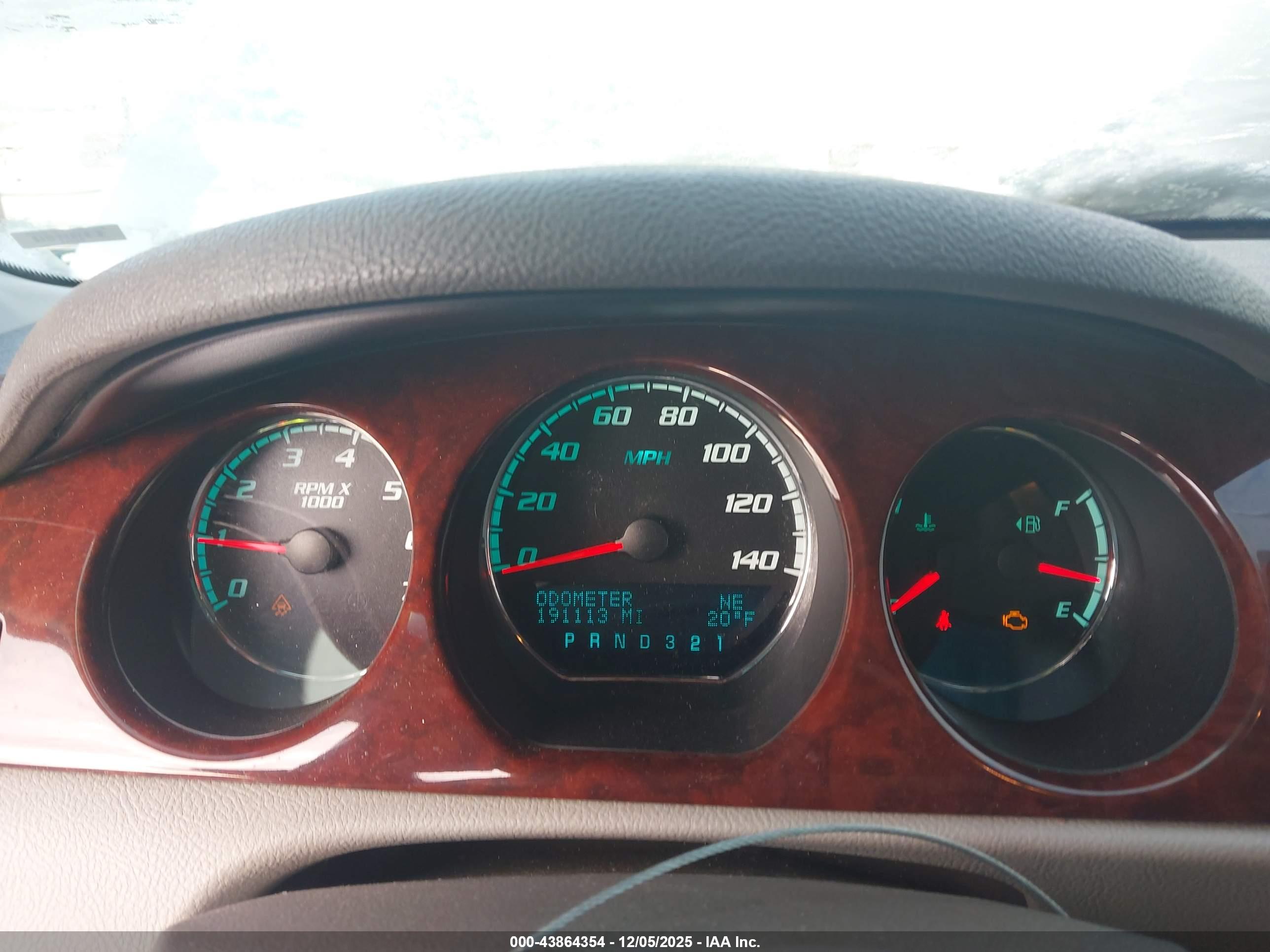 BUICK LUCERNE image 7