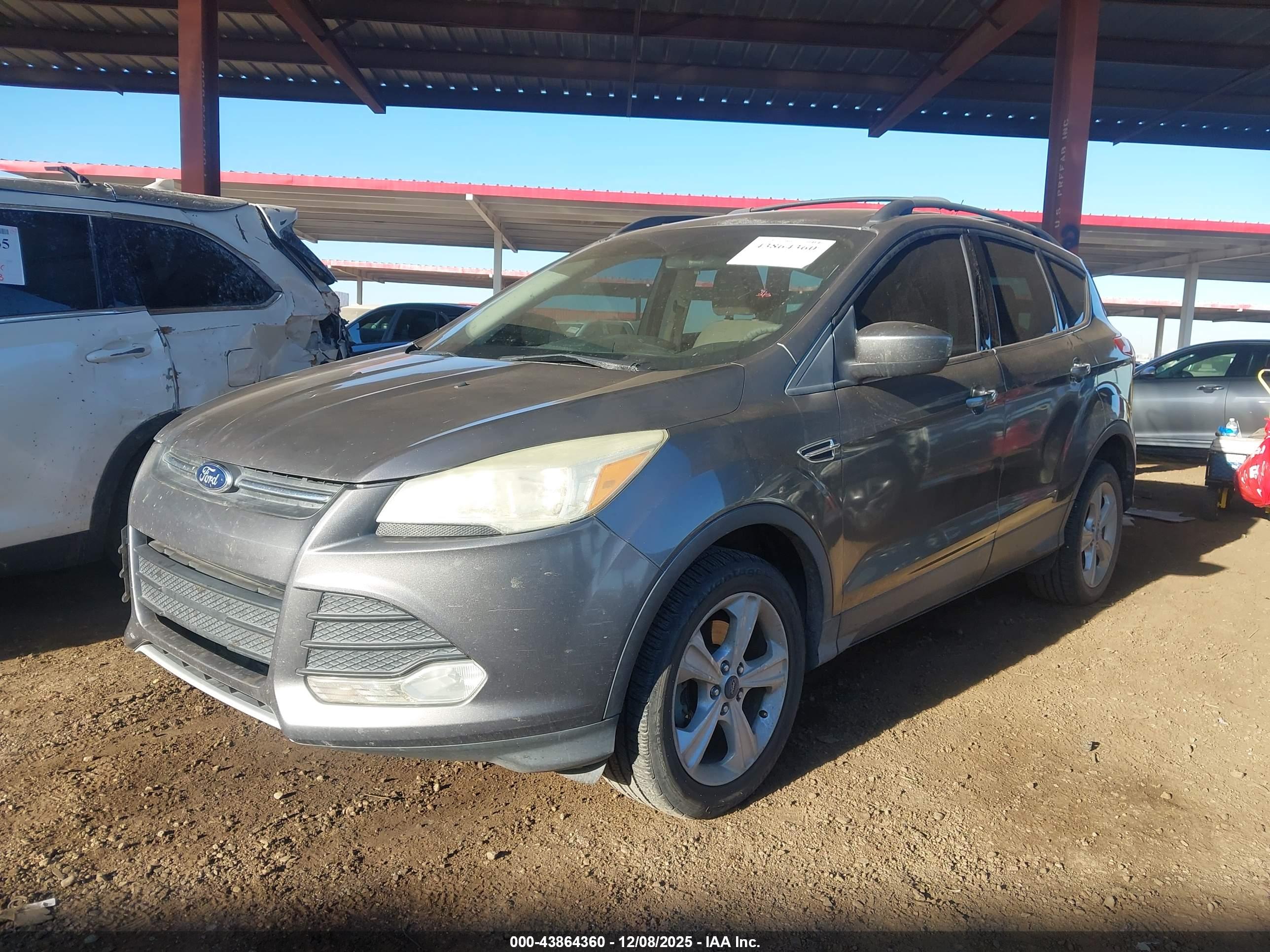 FORD ESCAPE image 2