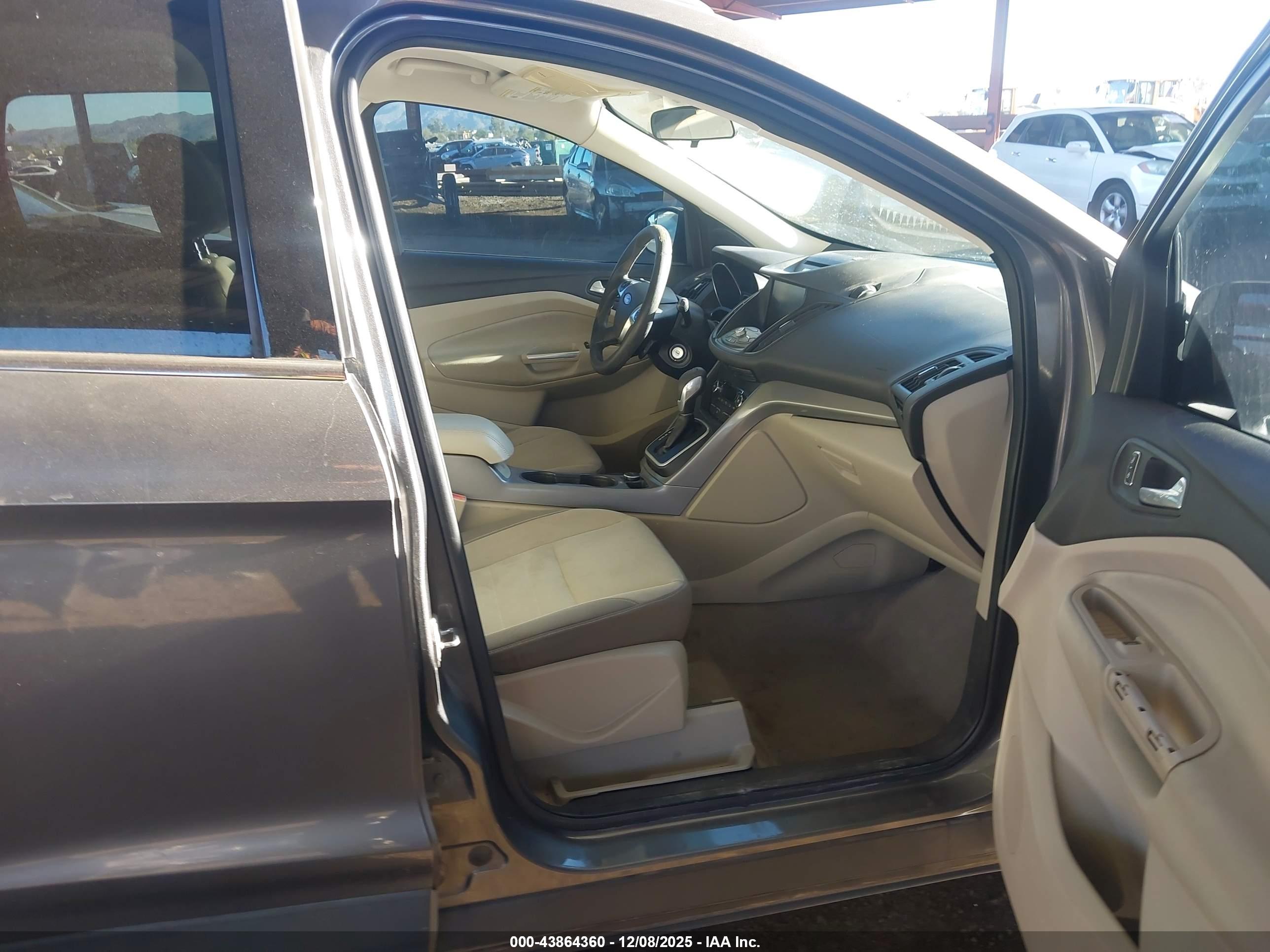 FORD ESCAPE image 5