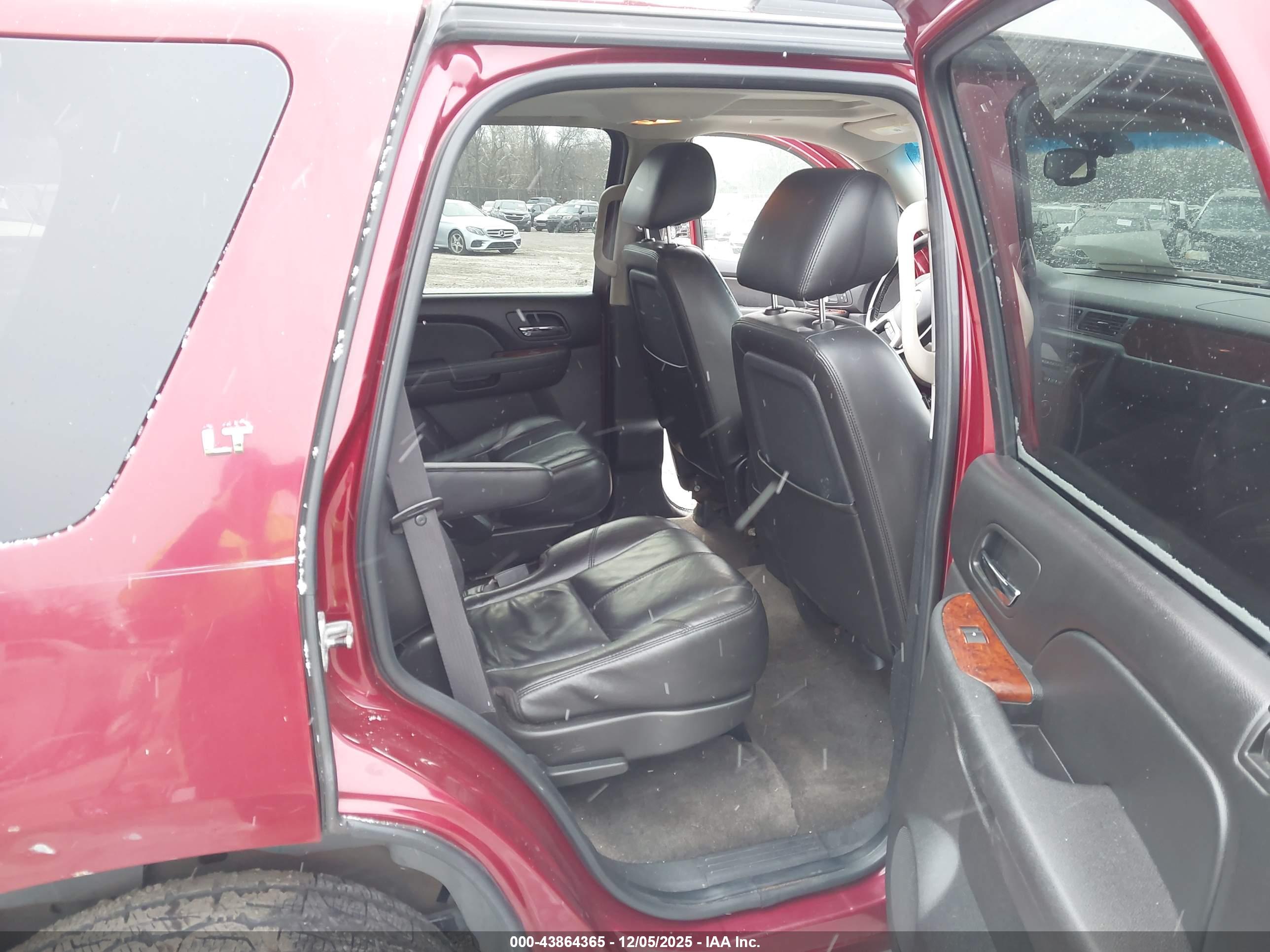 CHEVROLET TAHOE image 8